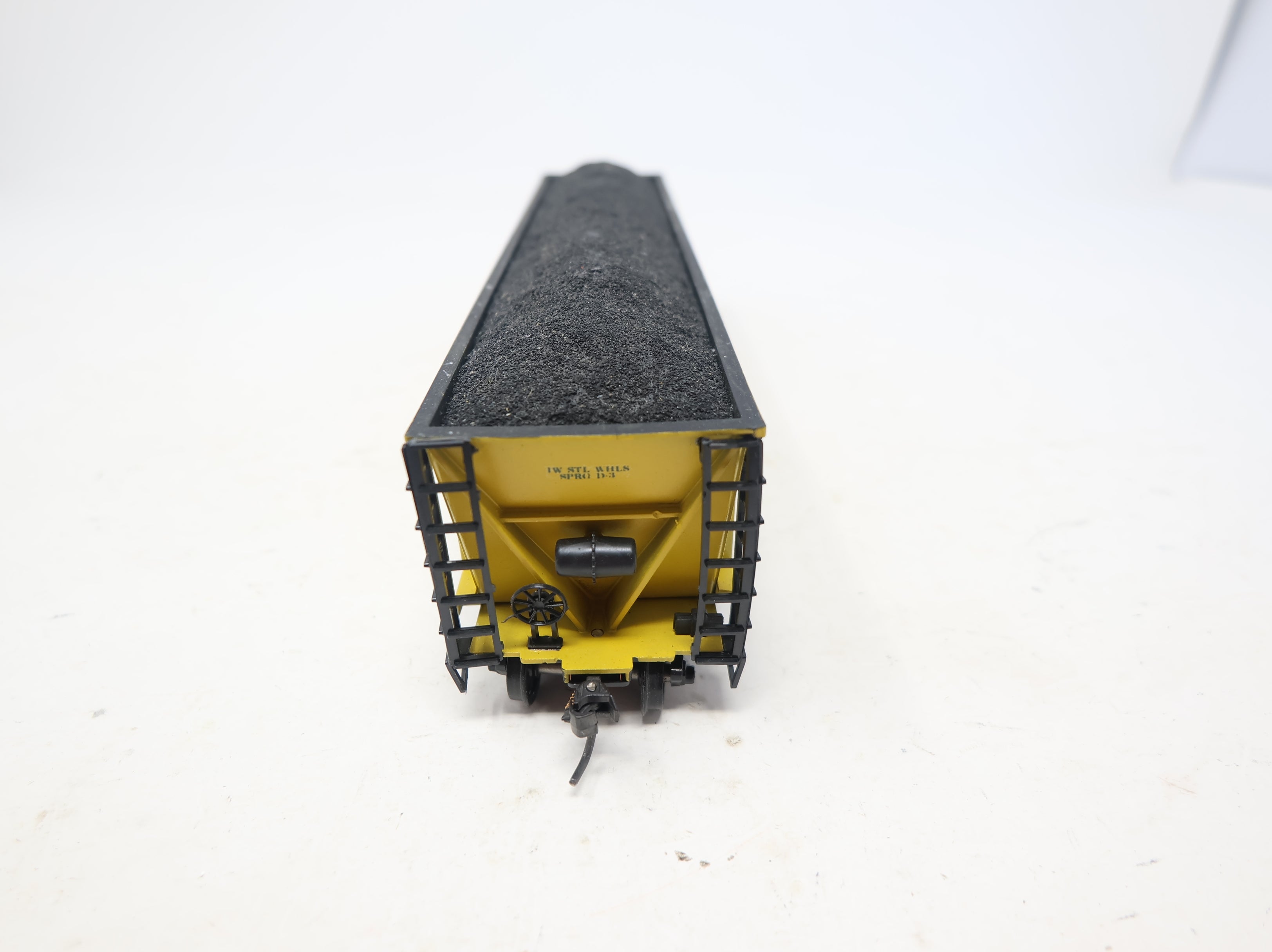 USED Roundhouse HO Scale Bathtub Gondola w/ coal load K&CM #932 w/ Load