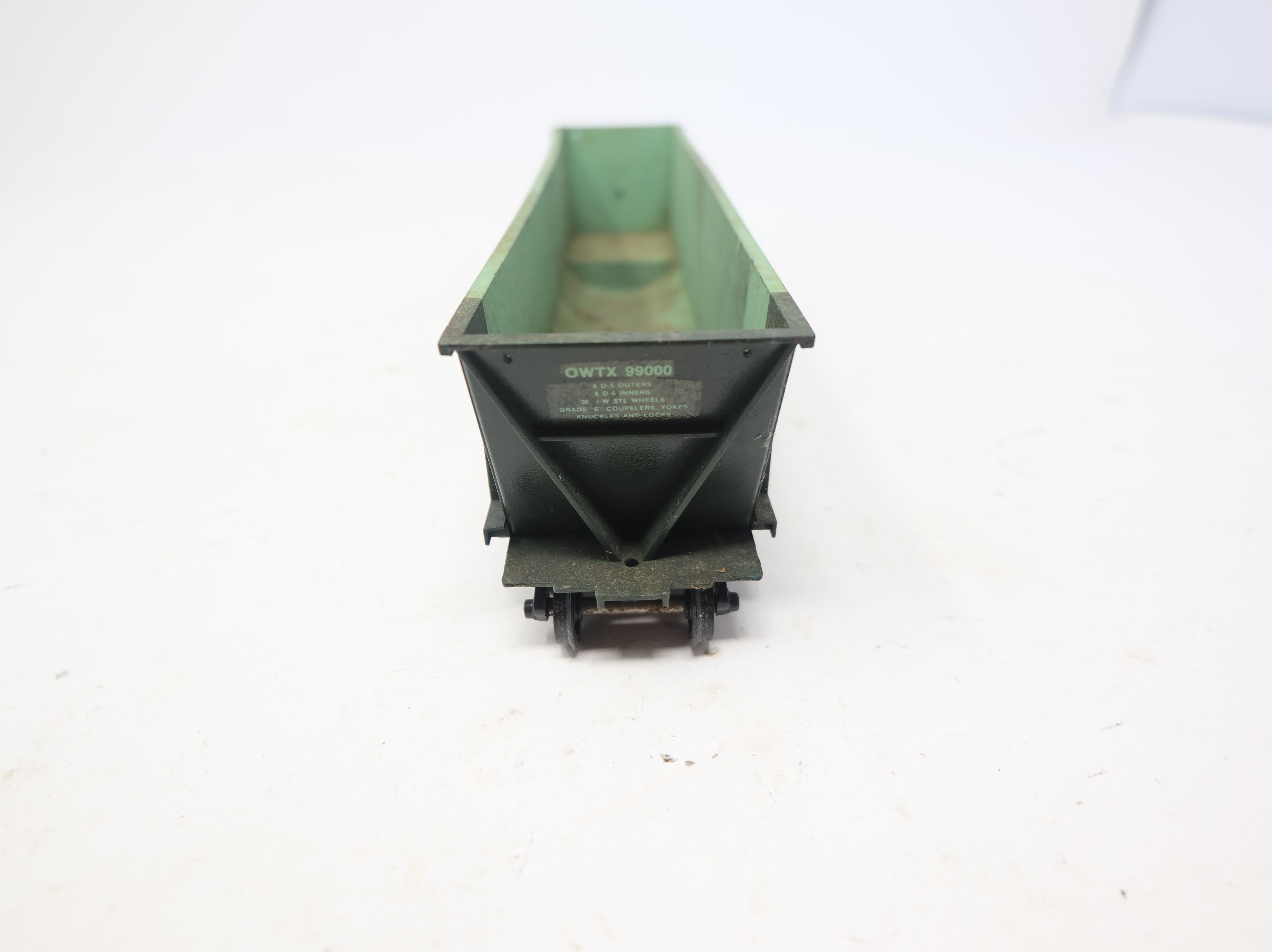 USED Roundhouse HO Scale Bathtub Gondola w/ coal load O&W OWTX #99000 Rough