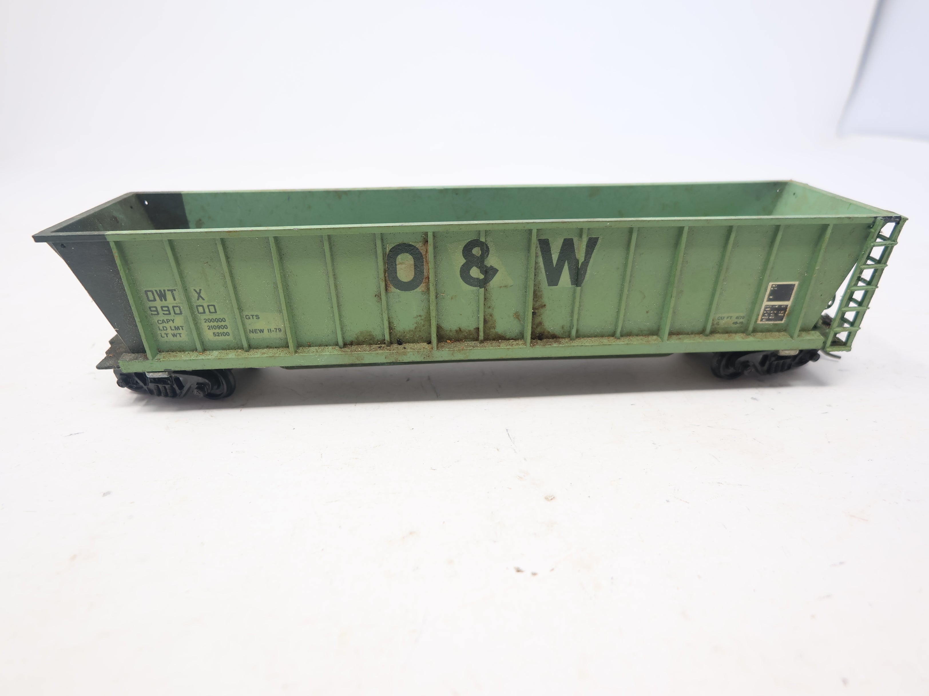 USED Roundhouse HO Scale Bathtub Gondola w/ coal load O&W OWTX #99000 Rough