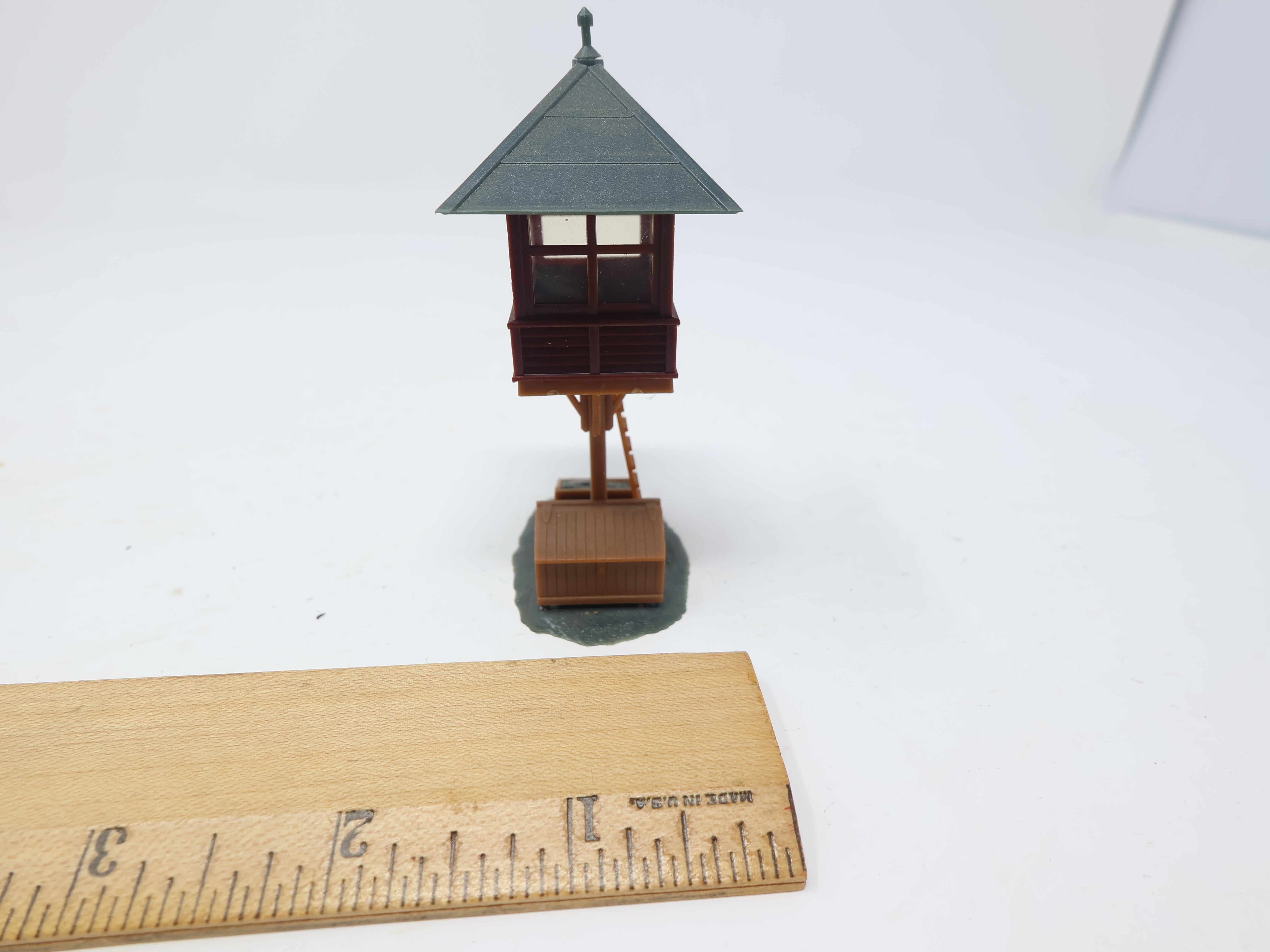 USED HO Scale, Elevated Gate Tower