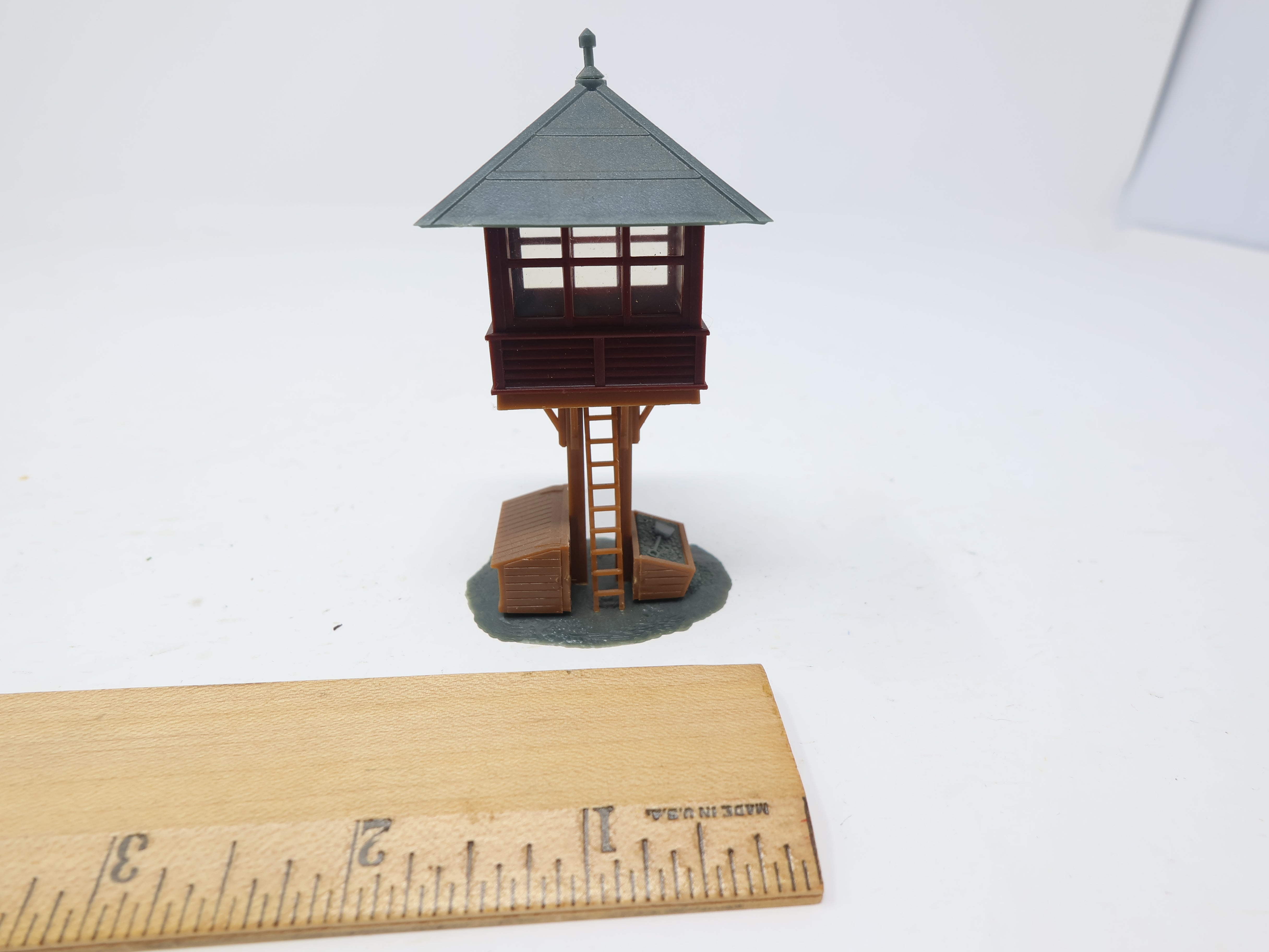 USED HO Scale, Elevated Gate Tower