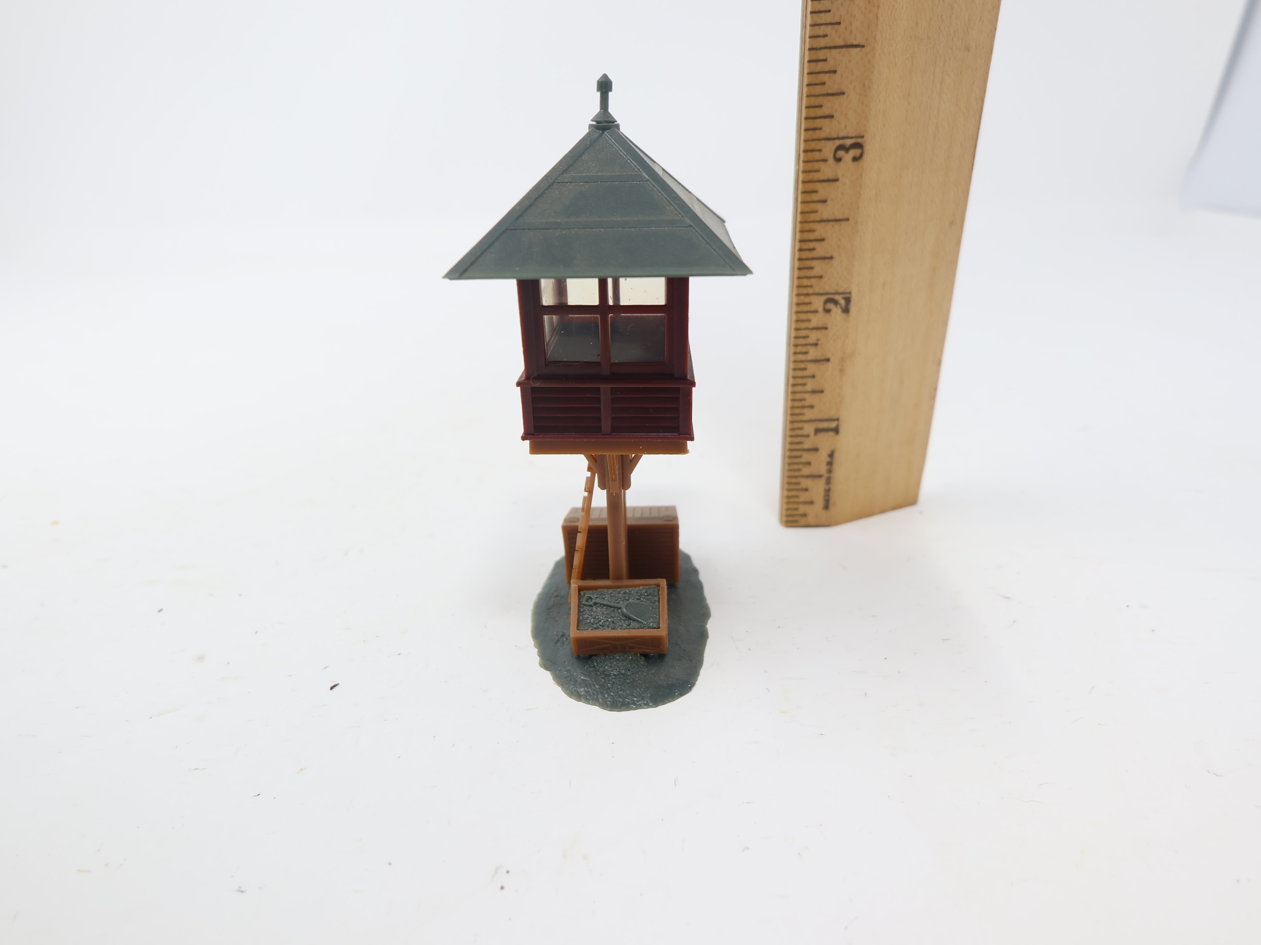 USED HO Scale, Elevated Gate Tower