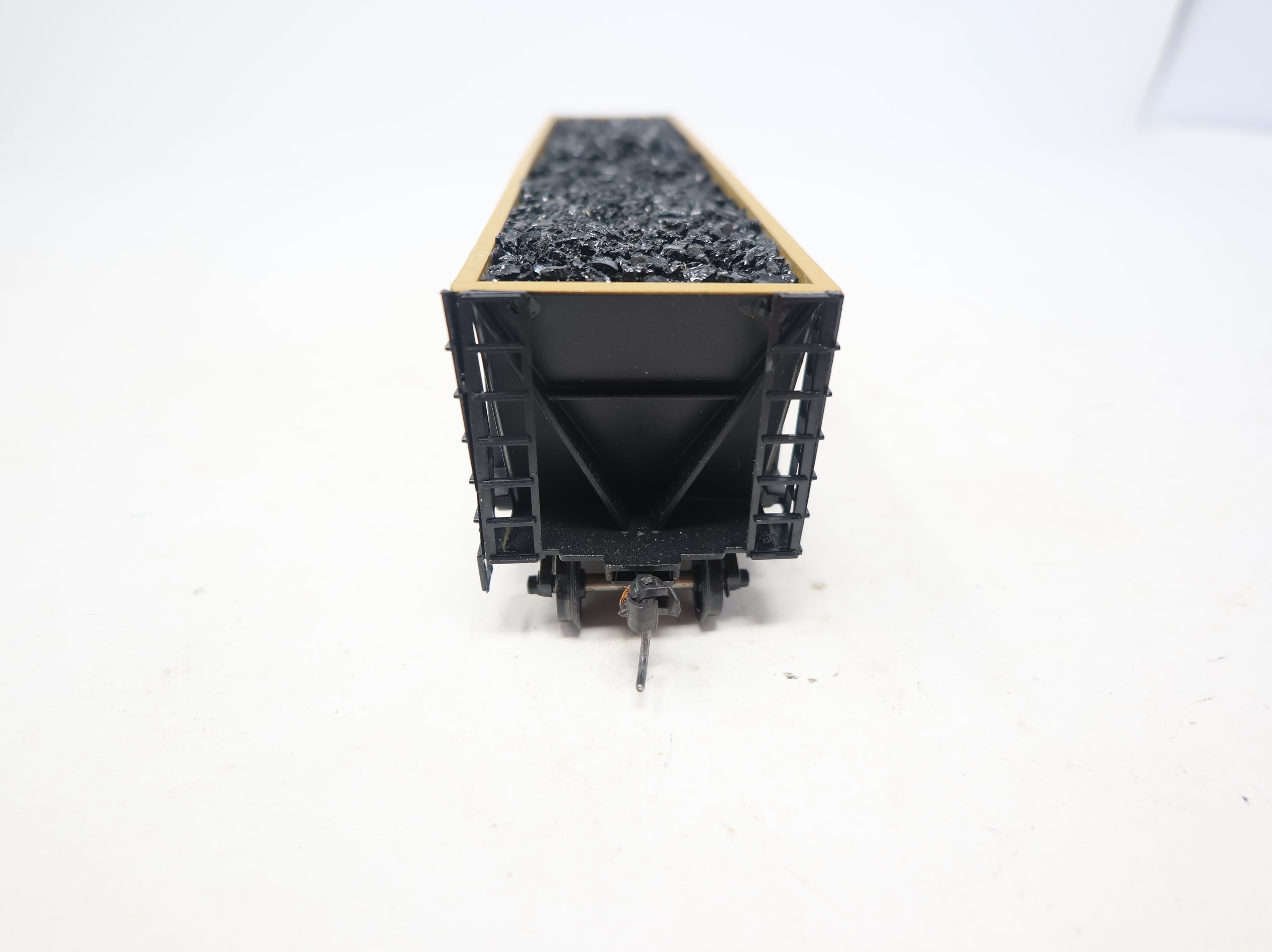 USED Roundhouse HO Scale Bathtub Gondola w/ coal load Wisconsin Electric WEPX #645 w/ Load