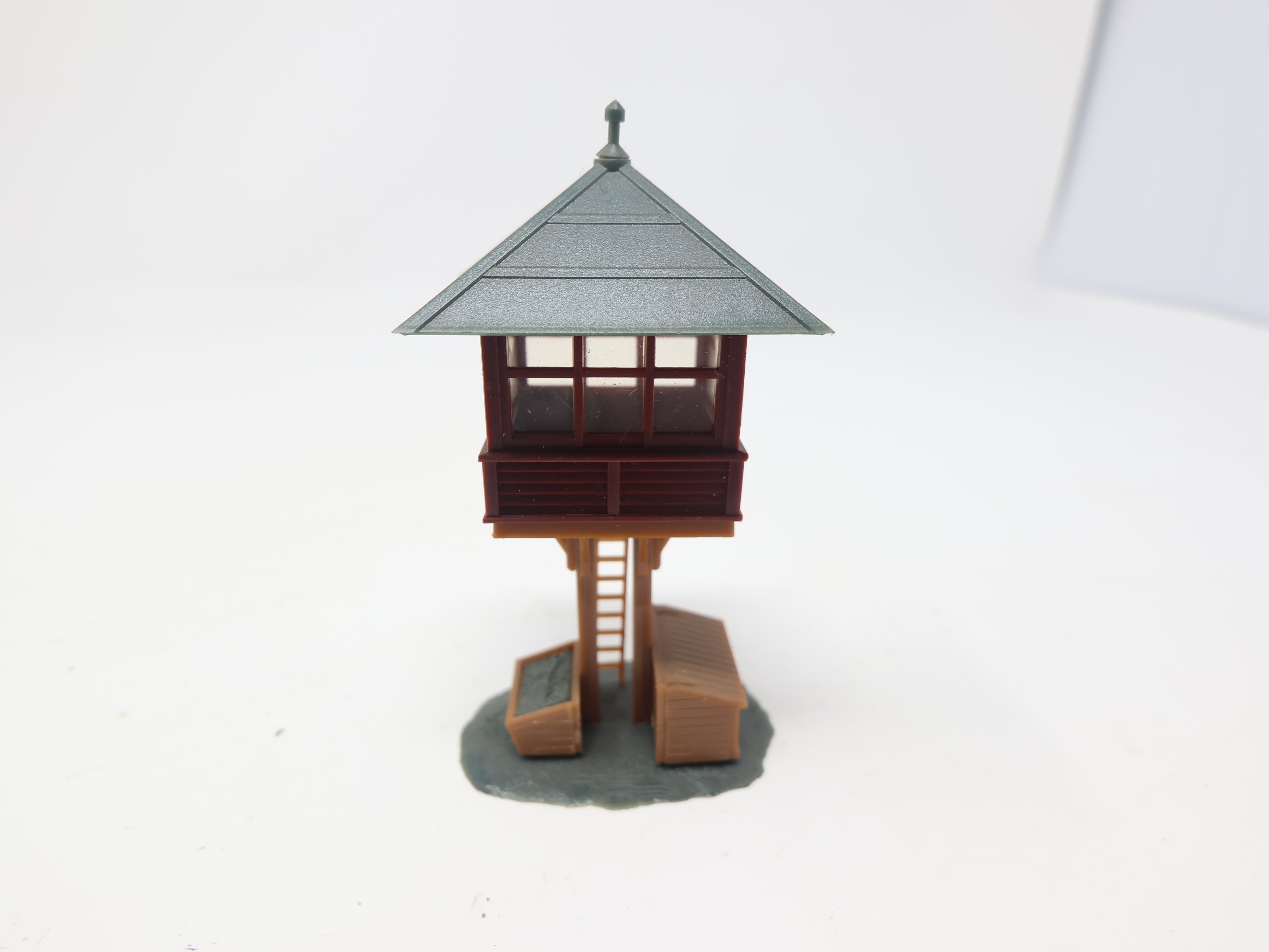 USED HO Scale, Elevated Gate Tower