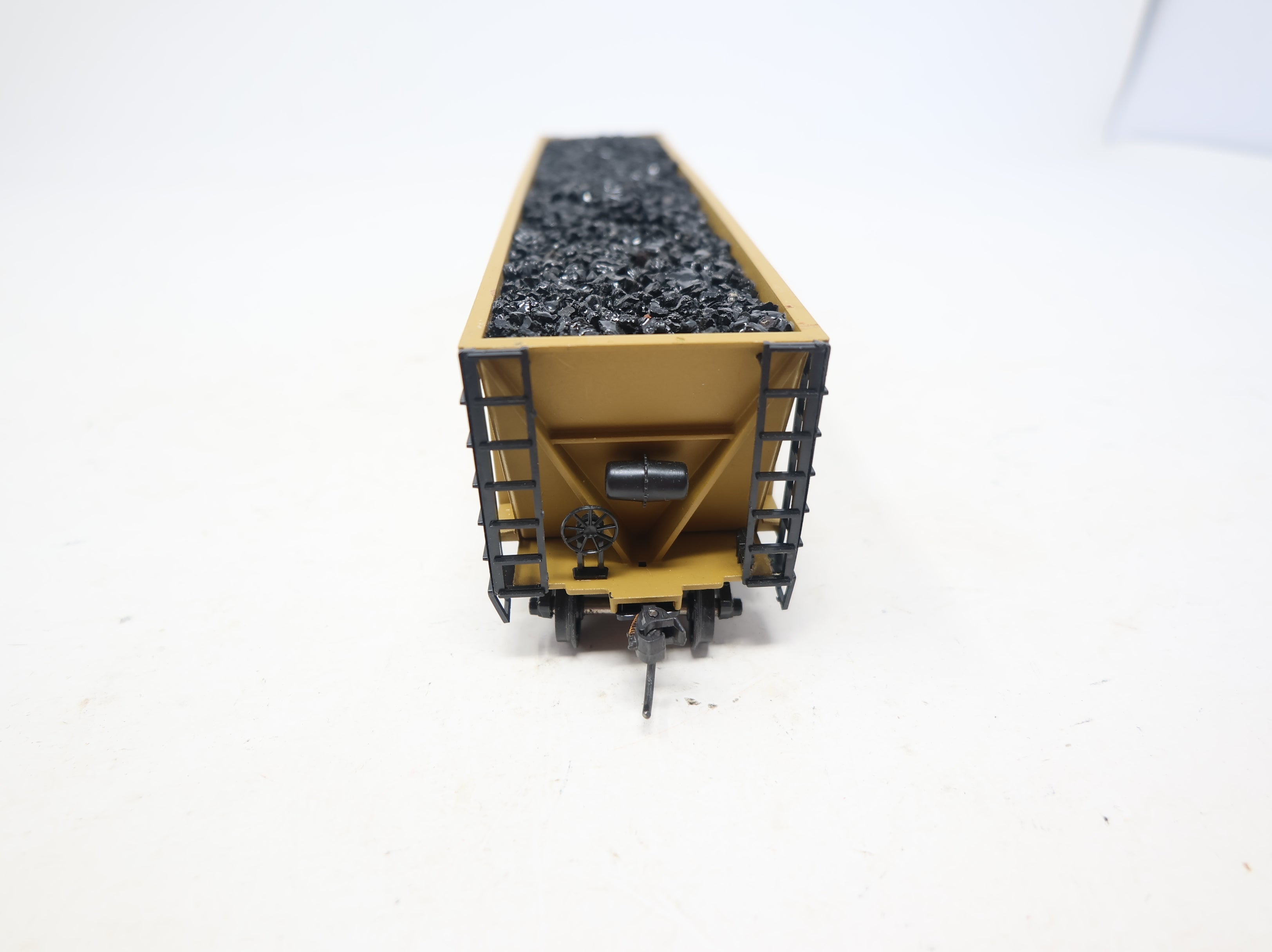 USED Roundhouse HO Scale Bathtub Gondola w/ coal load Wisconsin Electric WEPX #645 w/ Load