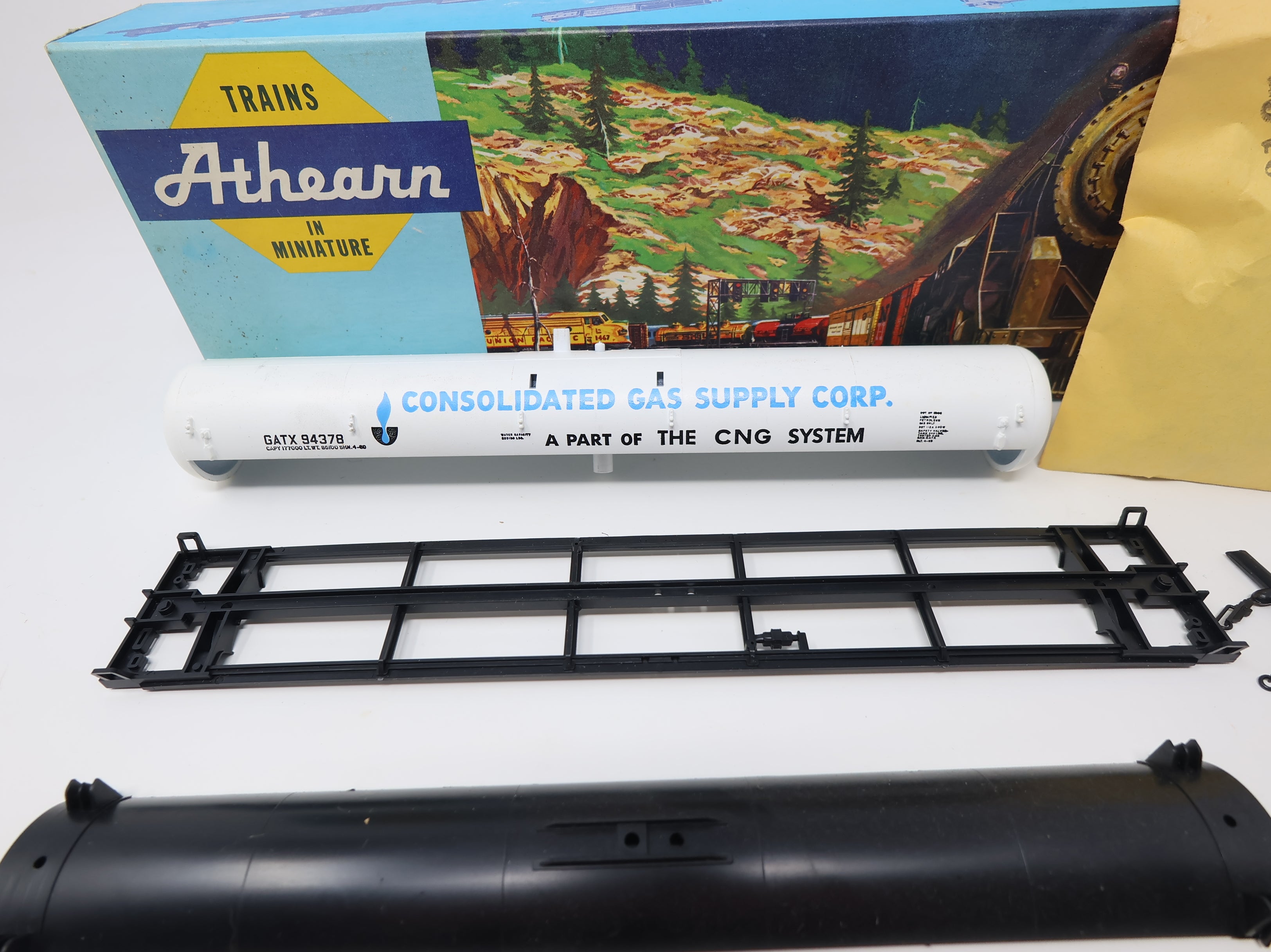 USED Athearn 1530 HO Scale 62' Tank Car Consolidated Gas Supply GATX #94378 KIT