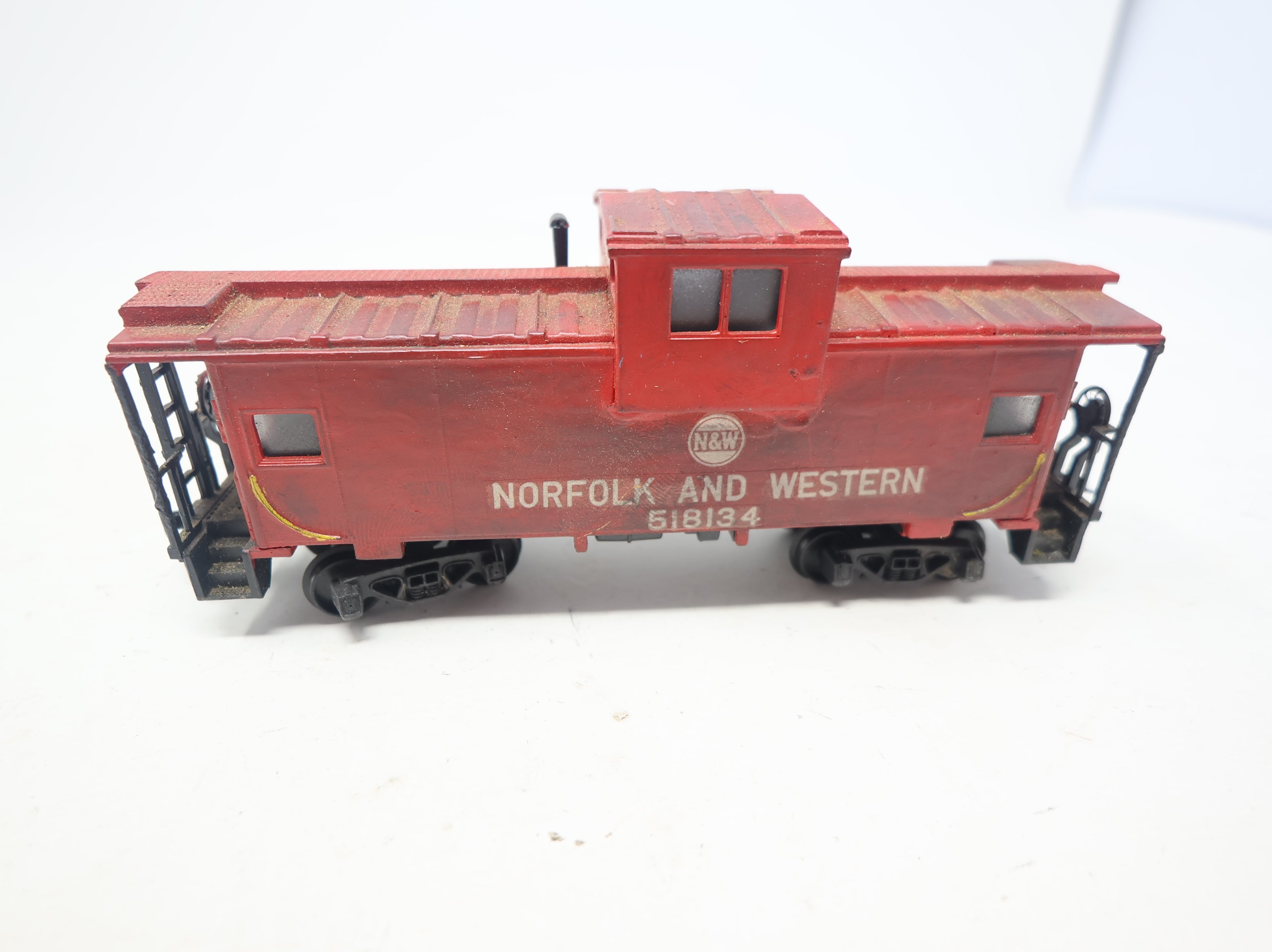 USED HO Scale Caboose Norfolk & Western N&W #51834 Weathered