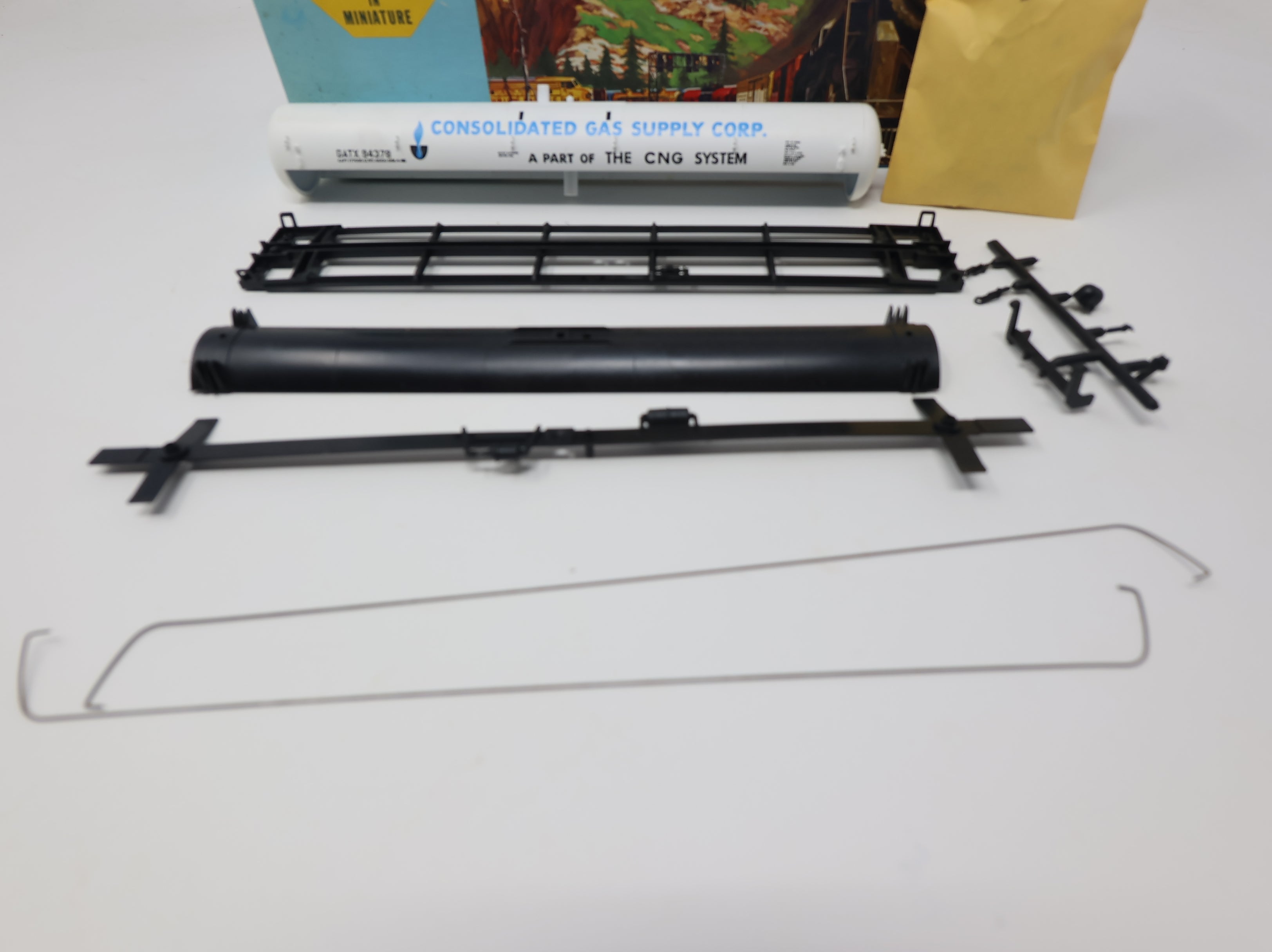 USED Athearn 1530 HO Scale 62' Tank Car Consolidated Gas Supply GATX #94378 KIT