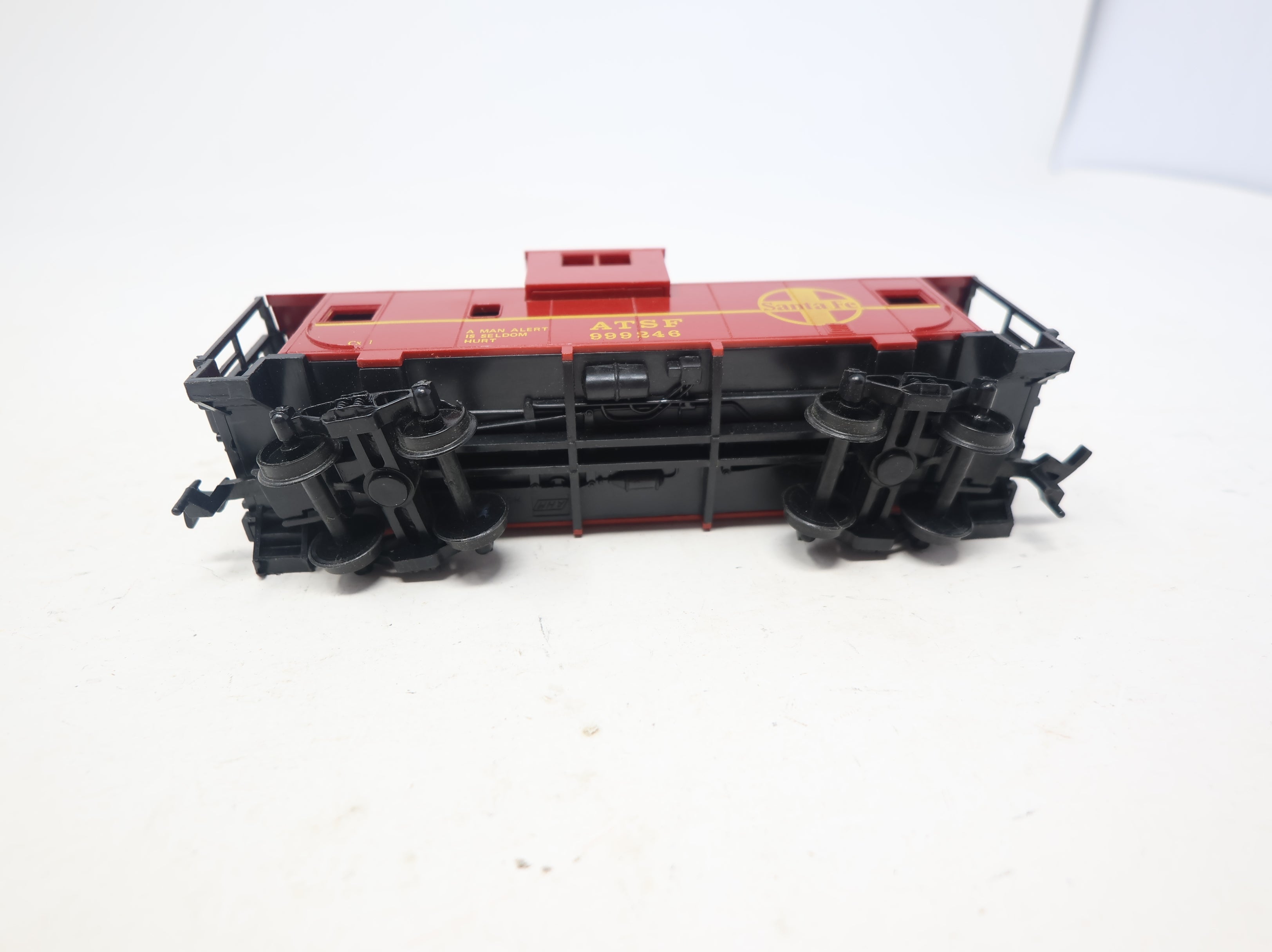 USED AHM HO Scale Caboose Santa Fe ATSF #999246 Safety