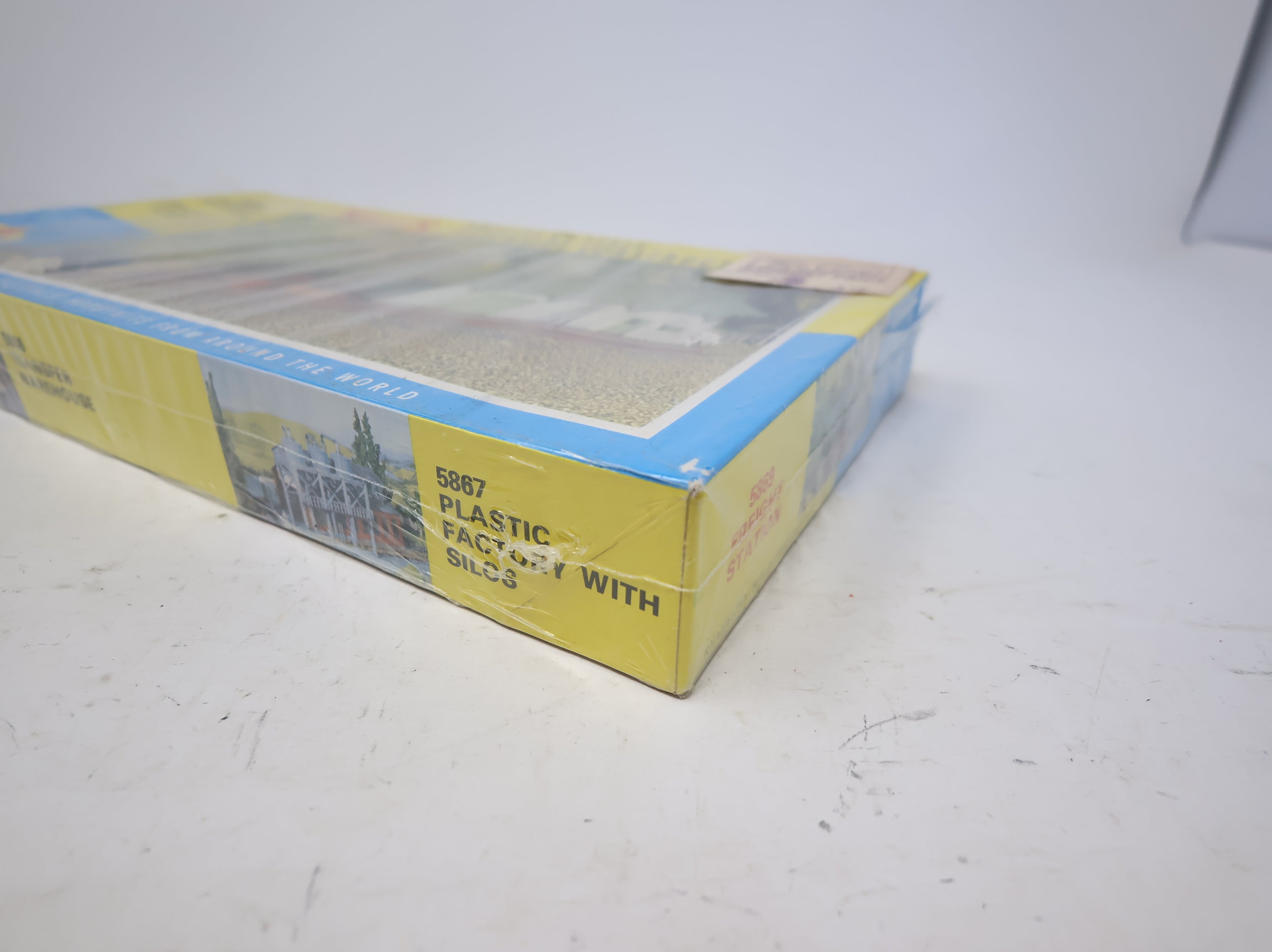 USED AHM 5869 HO Scale Freight Station KIT