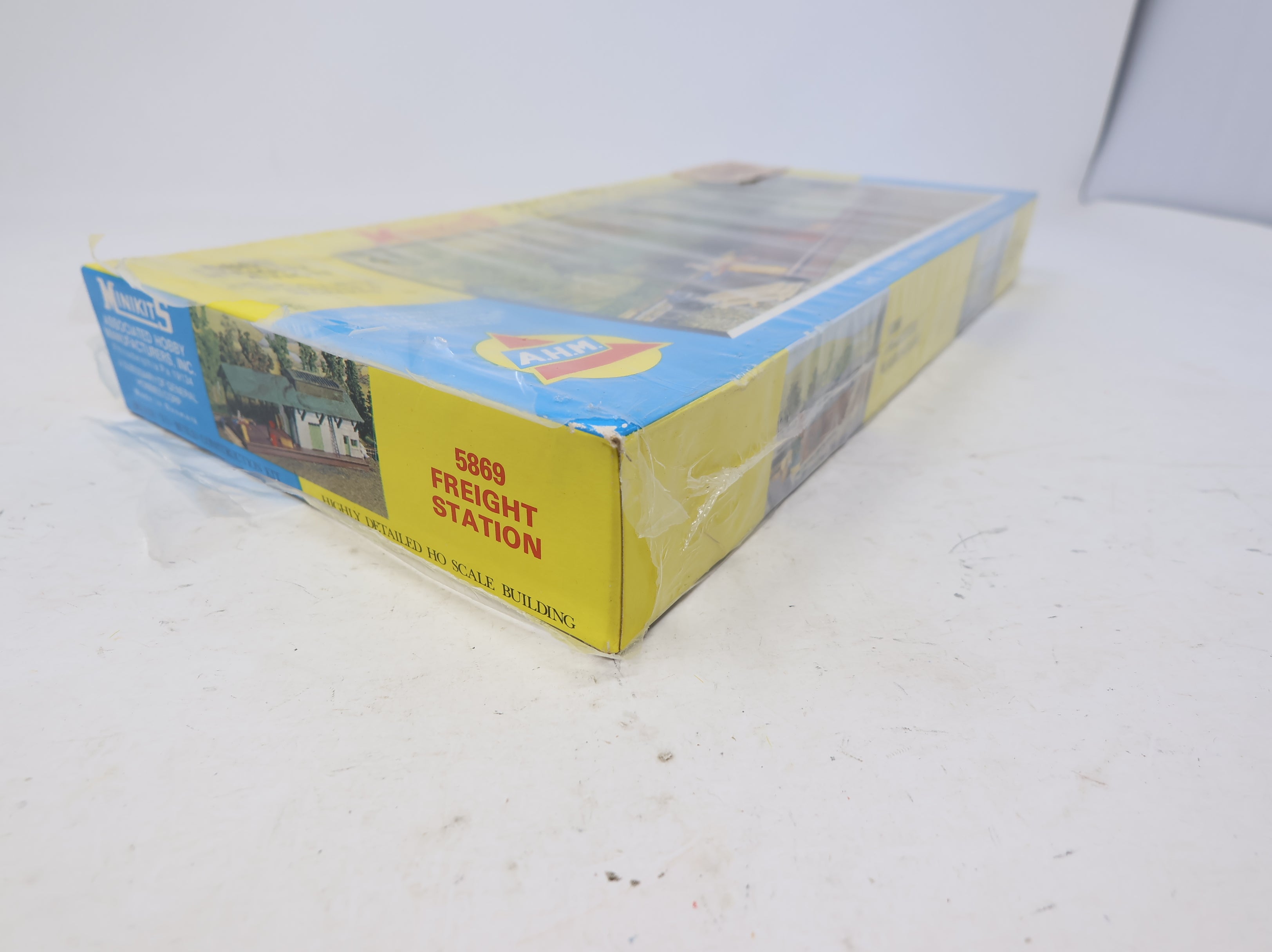 USED AHM 5869 HO Scale Freight Station KIT