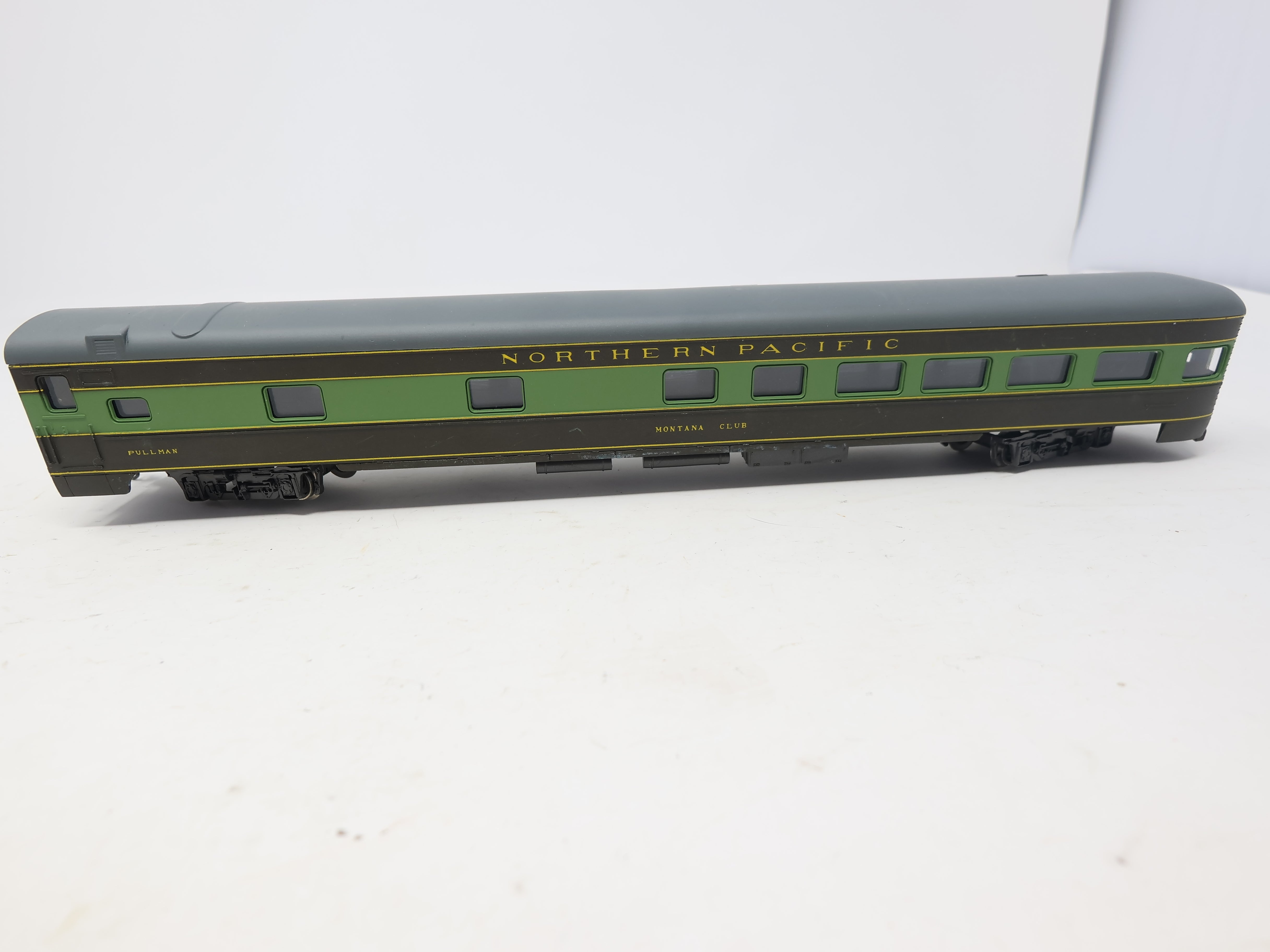 USED Rivarossi HO Scale, Observation Passenger Car, Northern Pacific Montana Club