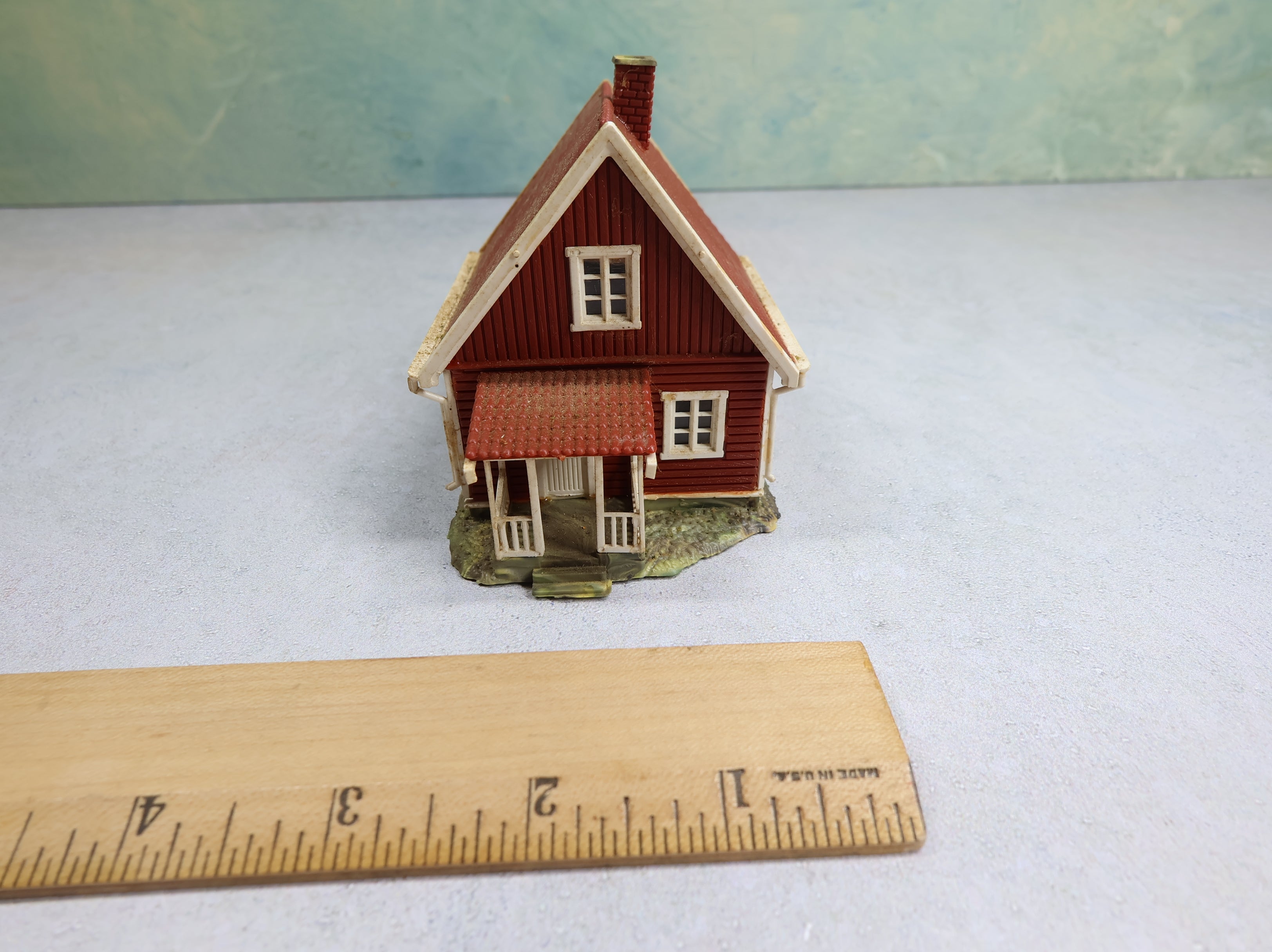 USED Heljan HO Scale Red House