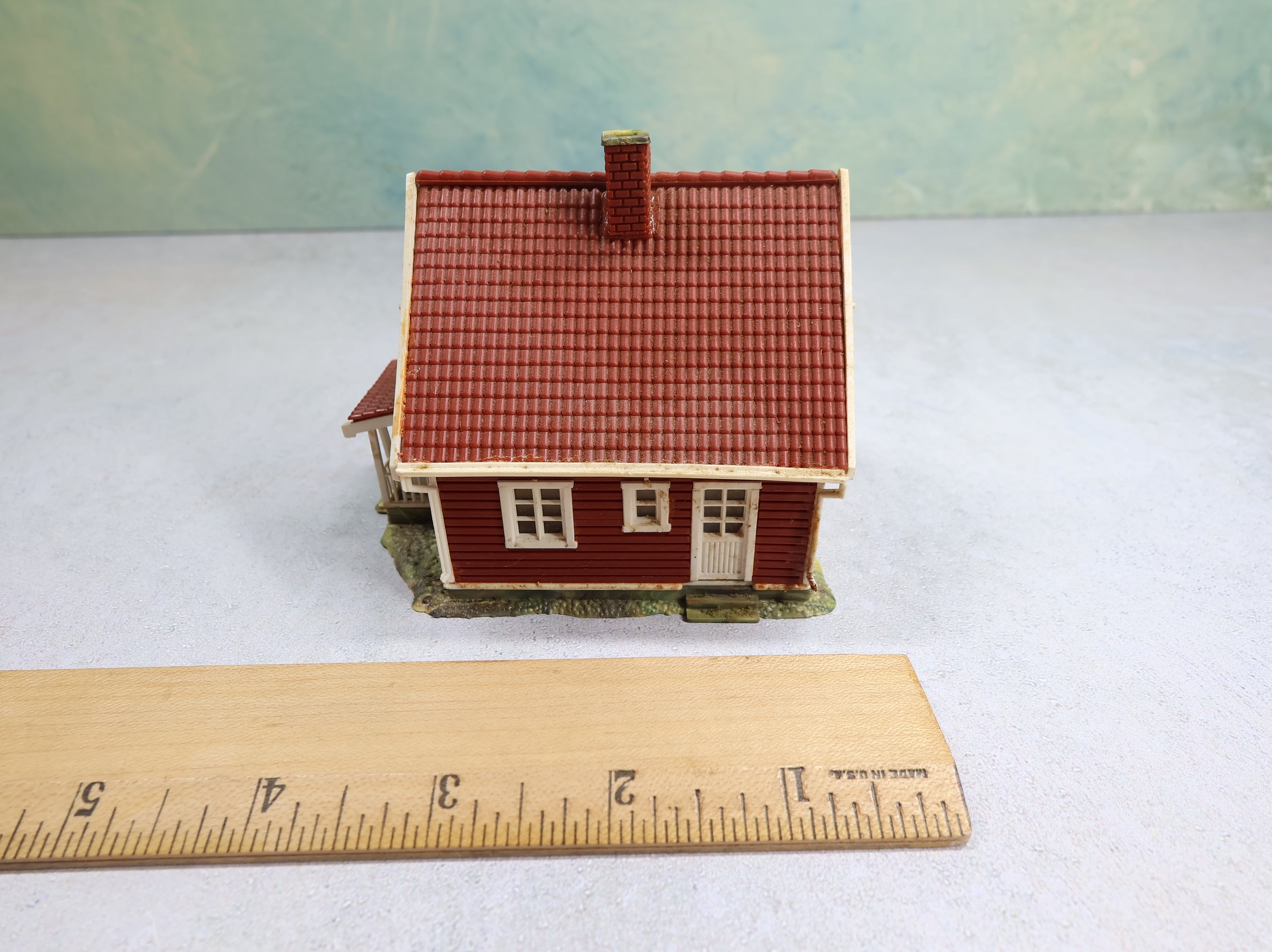 USED Heljan HO Scale Red House