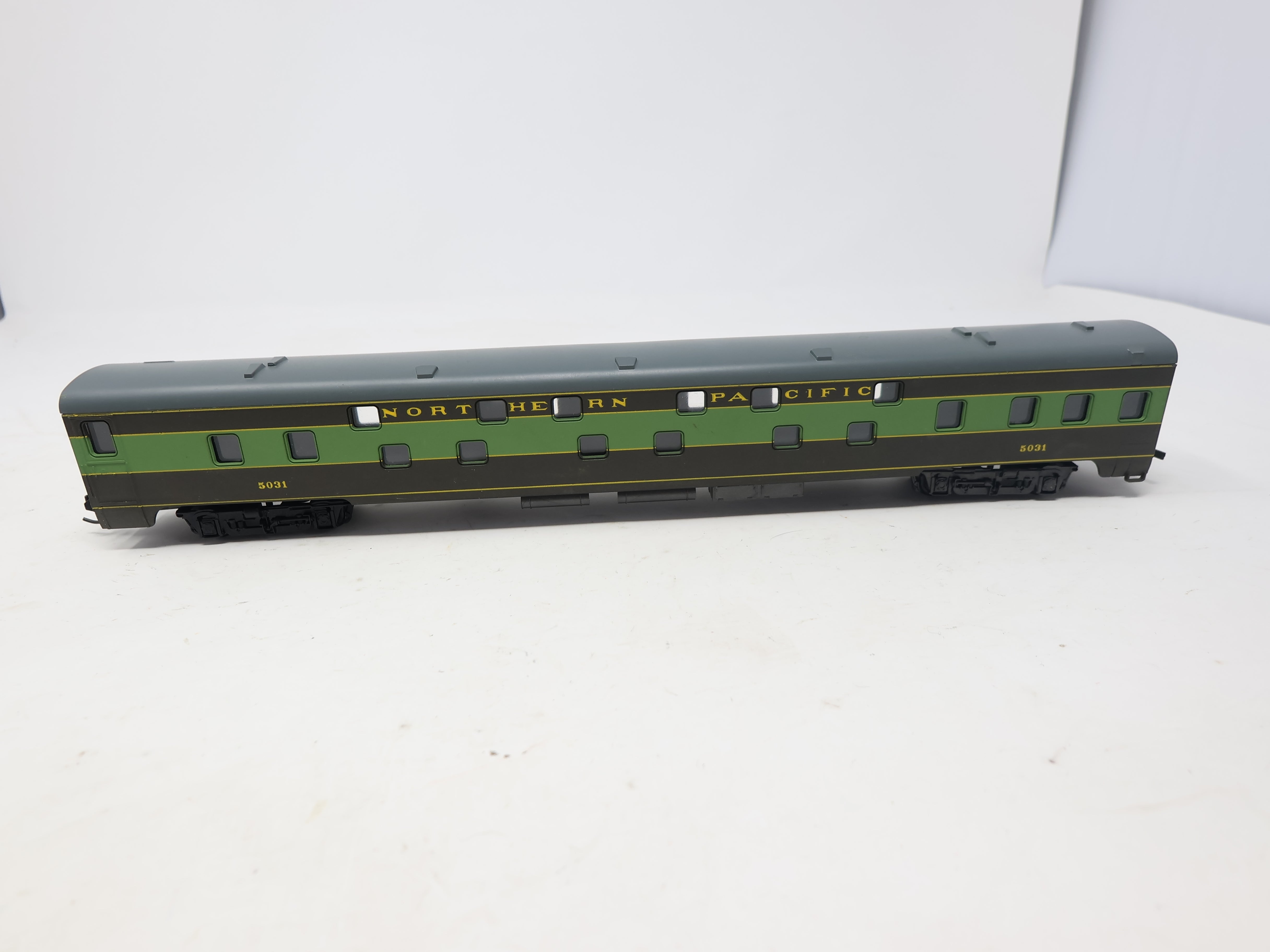 USED Rivarossi HO Scale, Passenger Car, Northern Pacific #5031