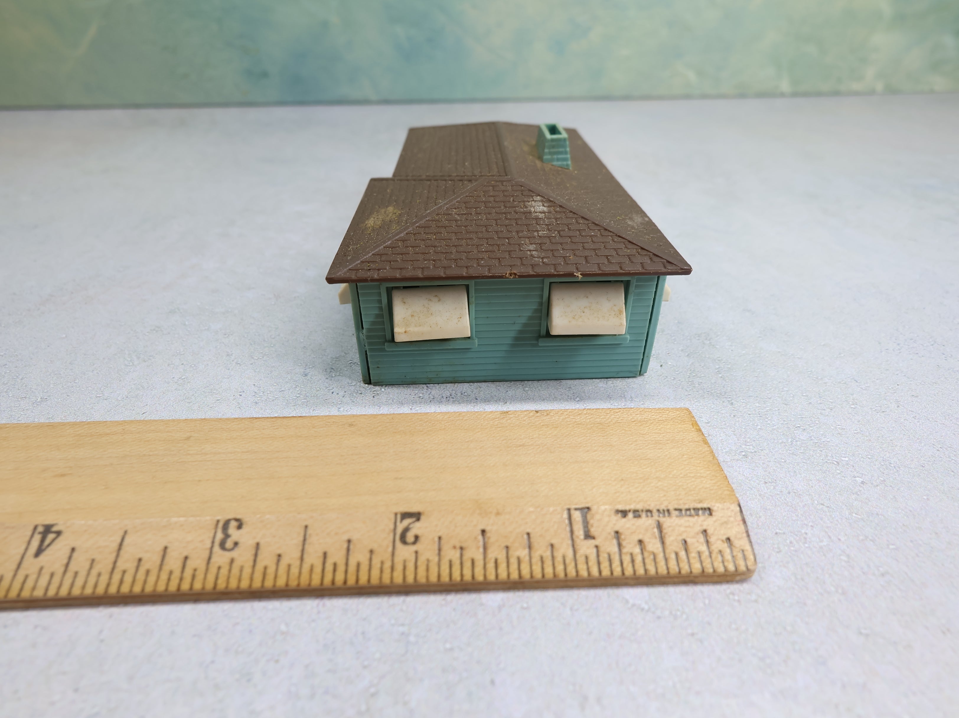 USED Bachmann Plasticville HO Scale Blue Ranch Home