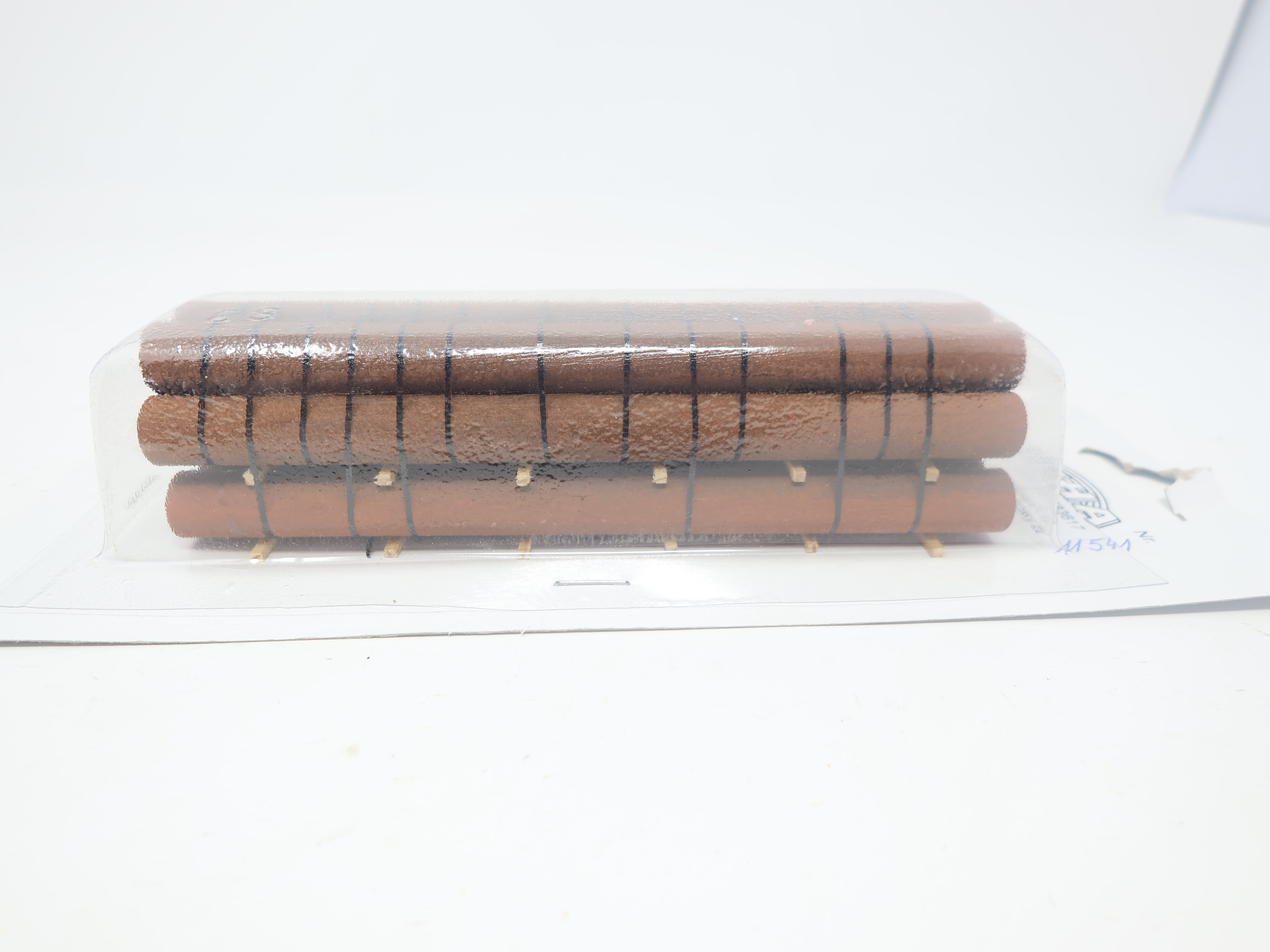 DUHA 11541 HO Scale, Large Rusty Pipe Load on Pallet