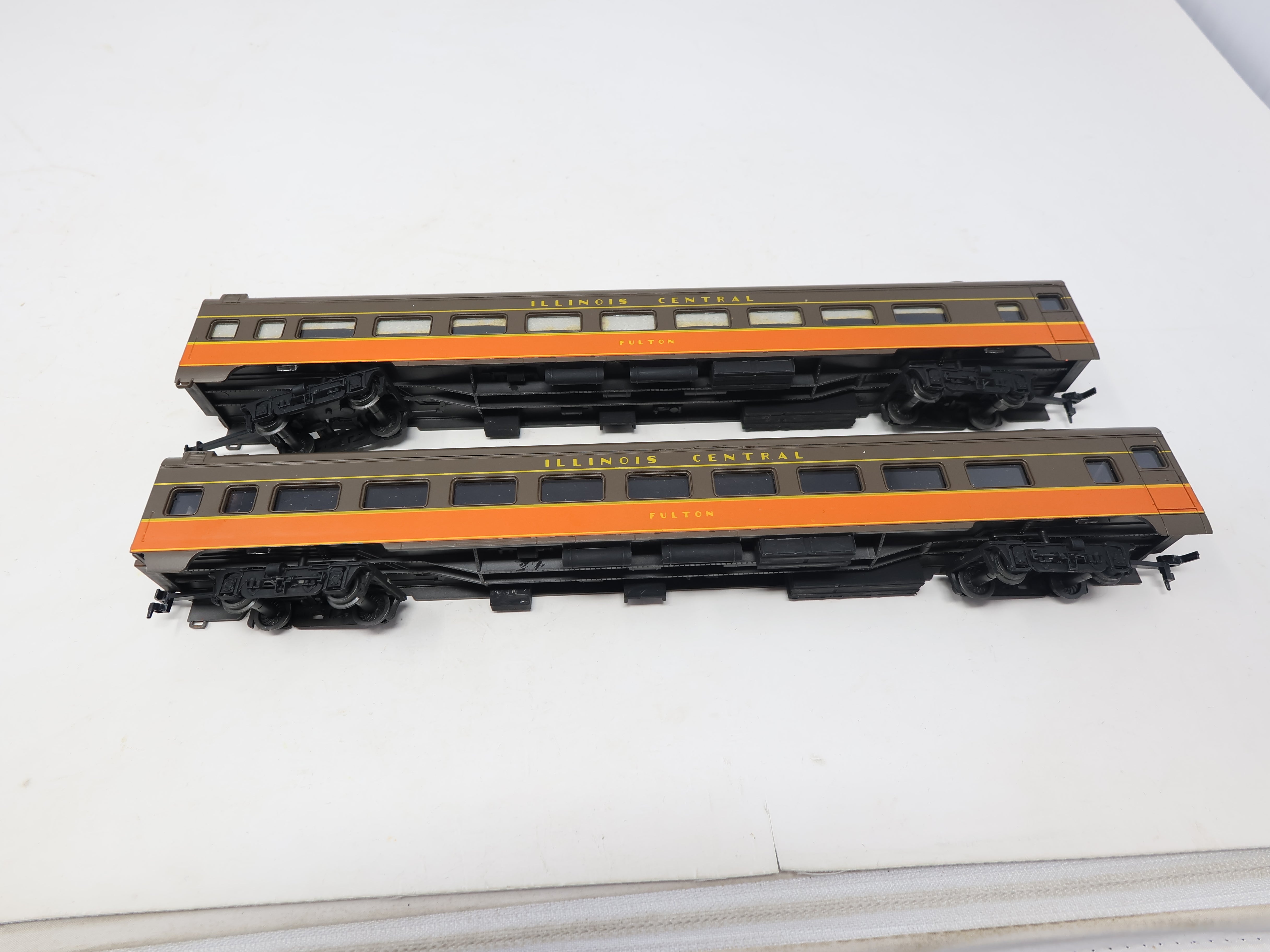 USED Rivarossi HO Scale, Lot of 2 Passenger Car, Illinois Central , Fulton