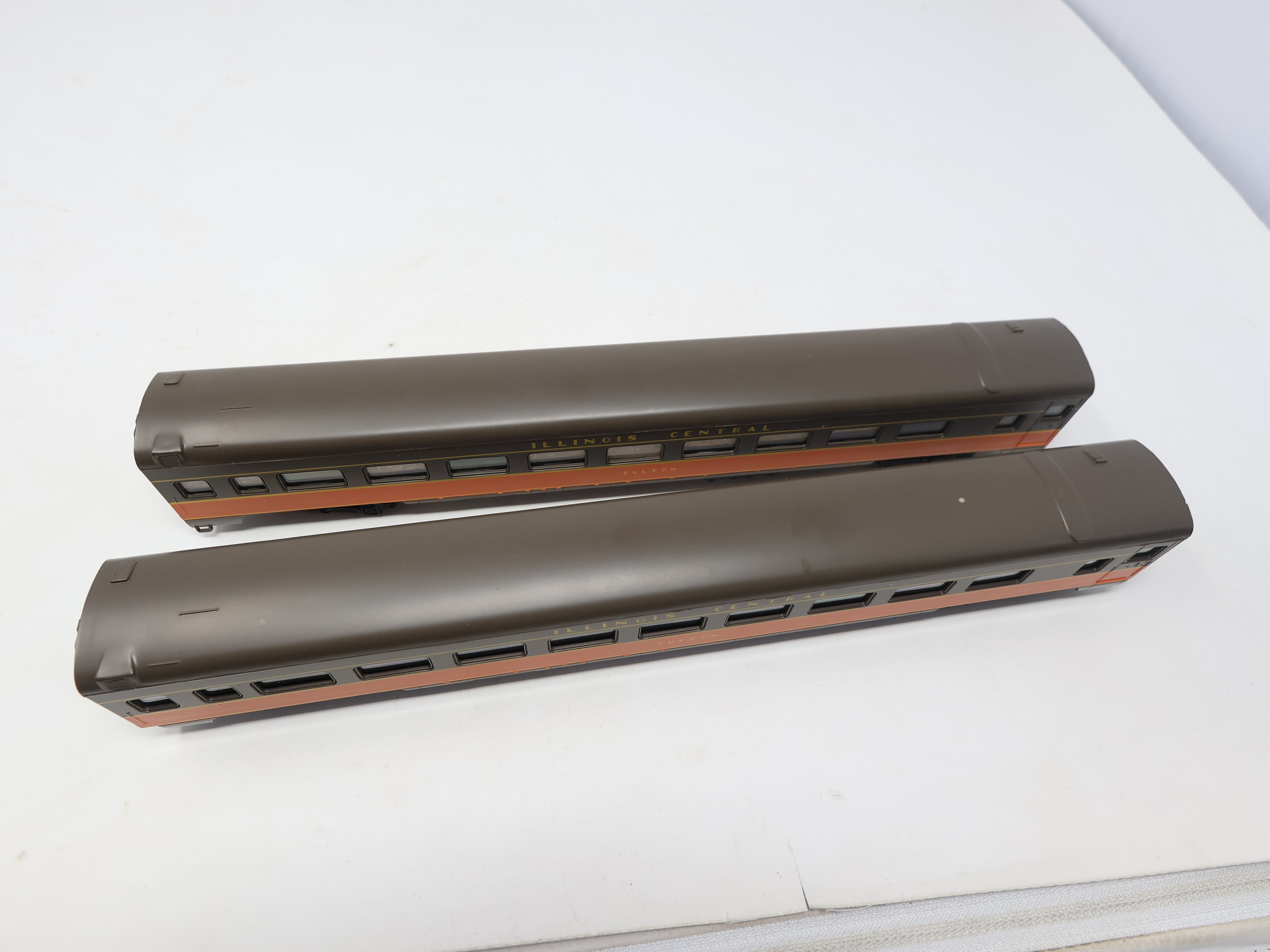 USED Rivarossi HO Scale, Lot of 2 Passenger Car, Illinois Central , Fulton