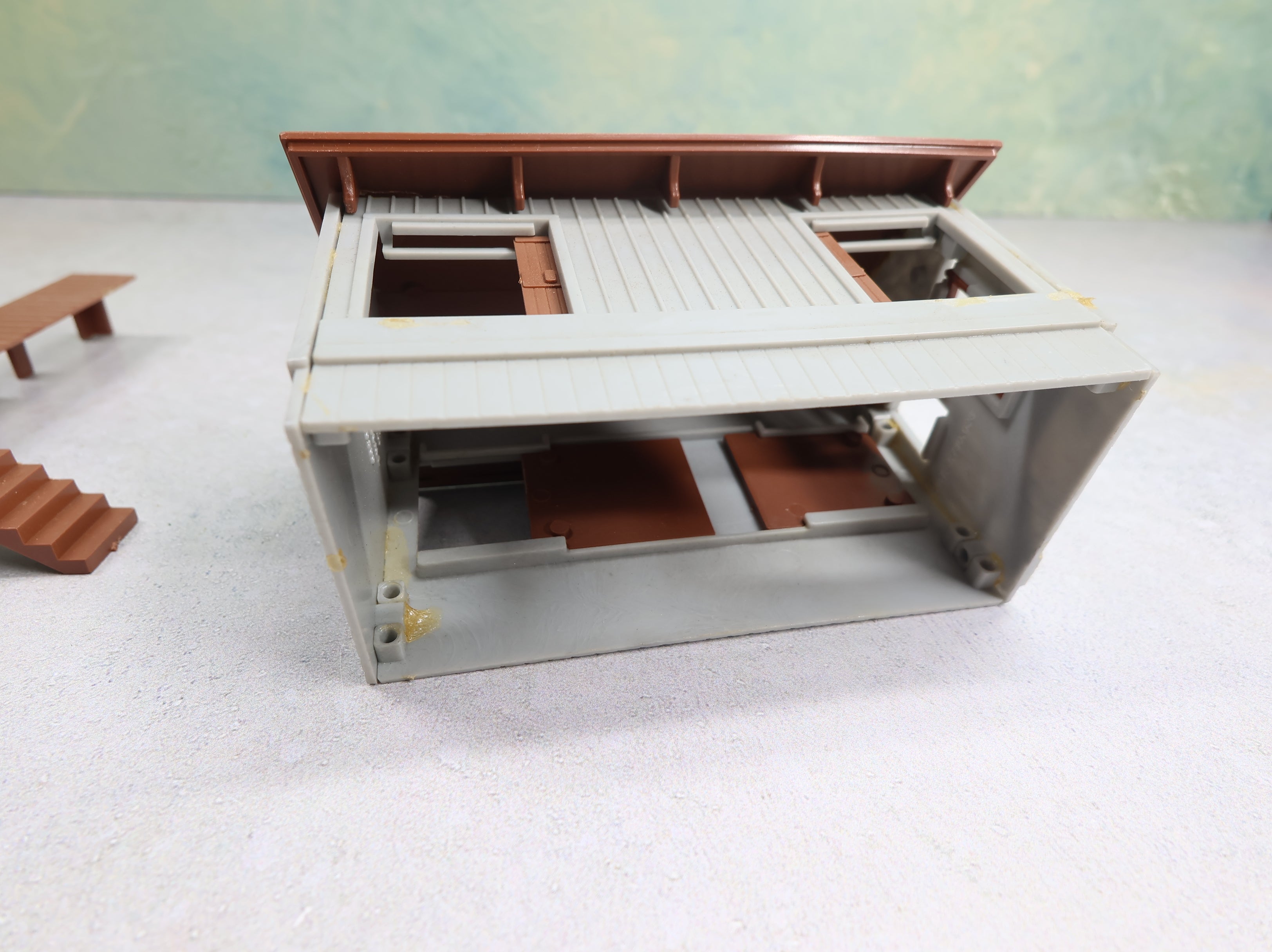 USED Bachmann Plasticville HO Scale Freight Station Loading Platform Building