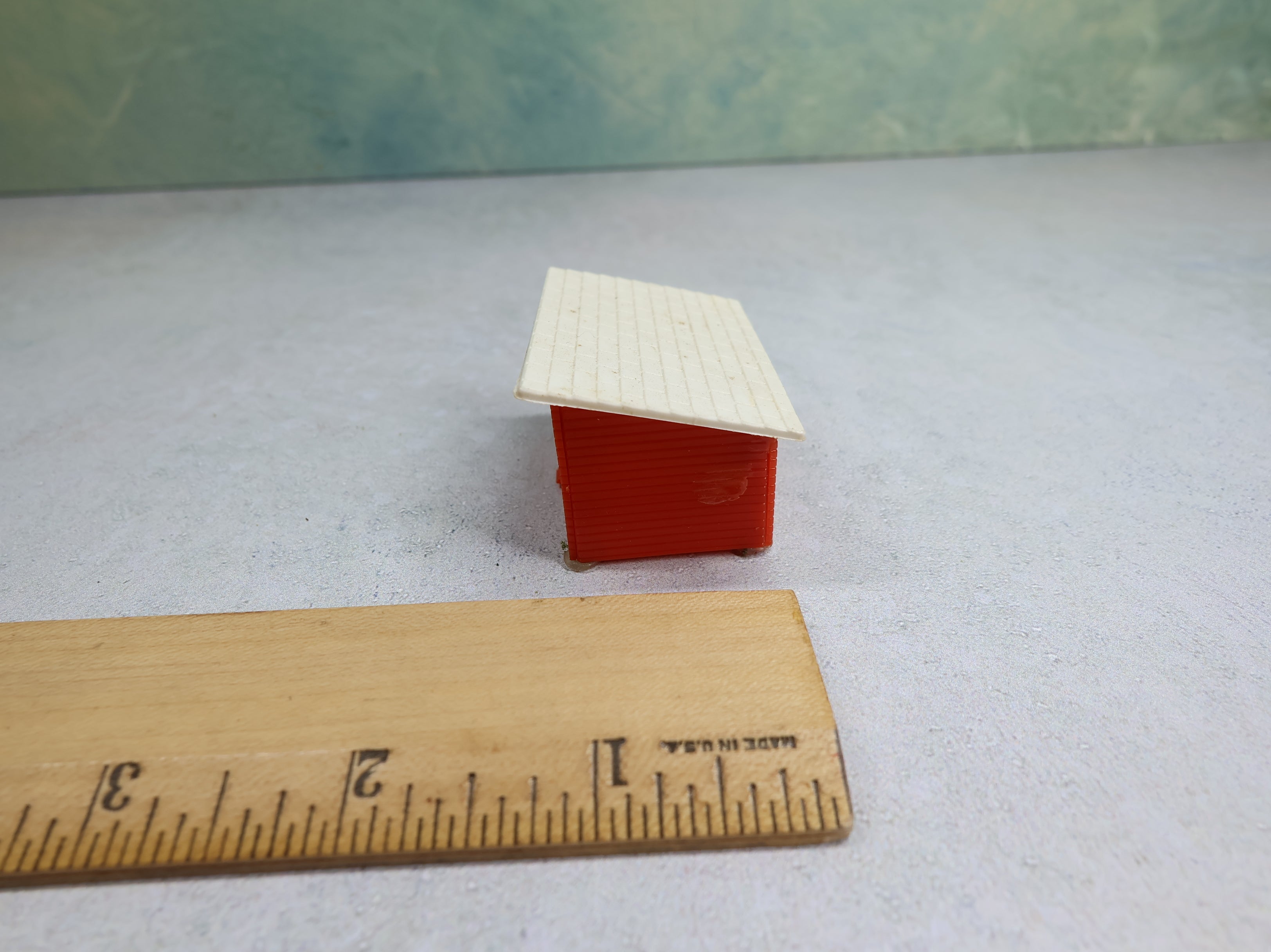 USED Bachmann Plasticville HO Scale Tiny Red Work Shed