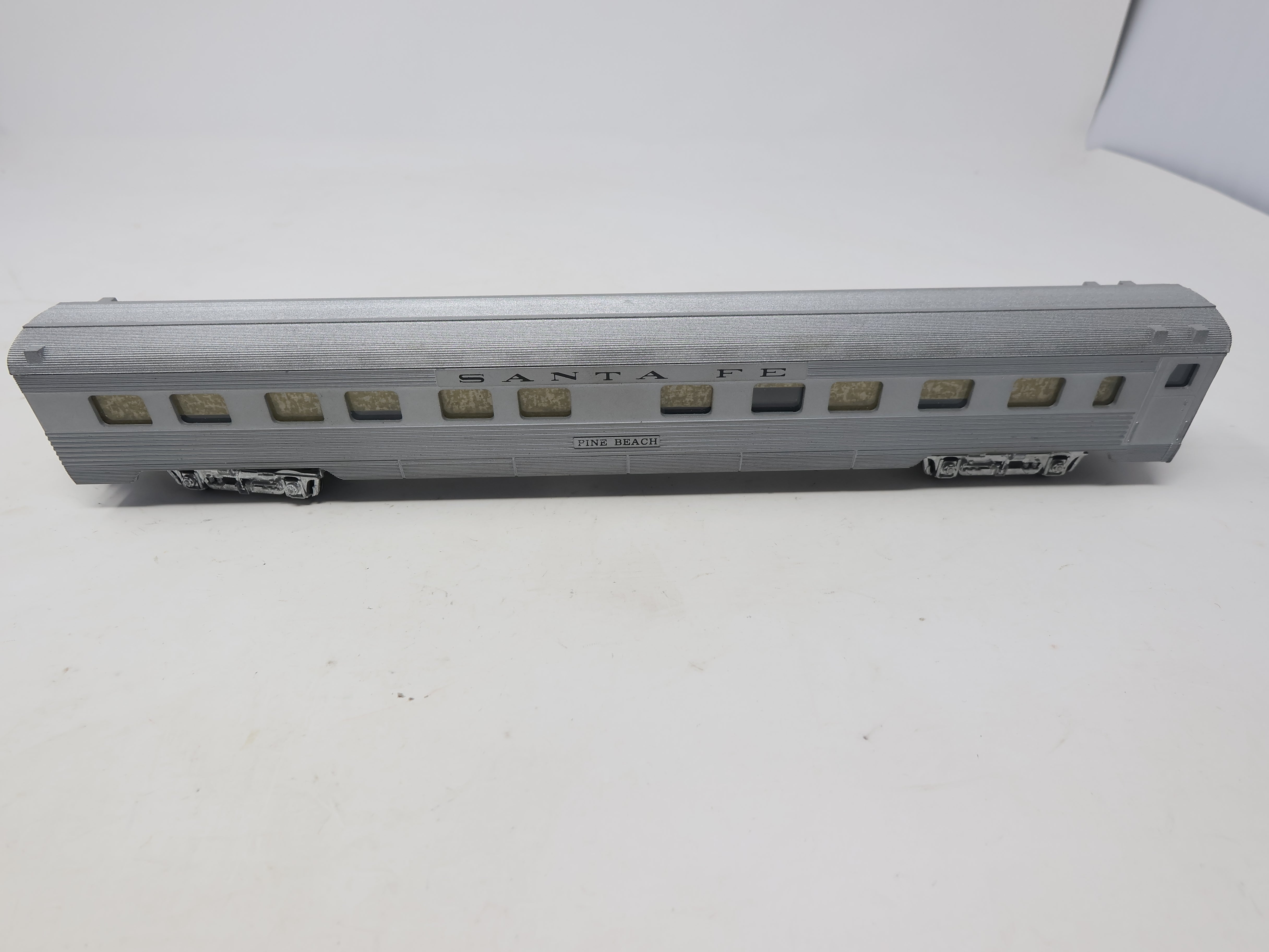 USED Con-Cor HO Scale, Passenger Car, Santa Fe , Pine Beach