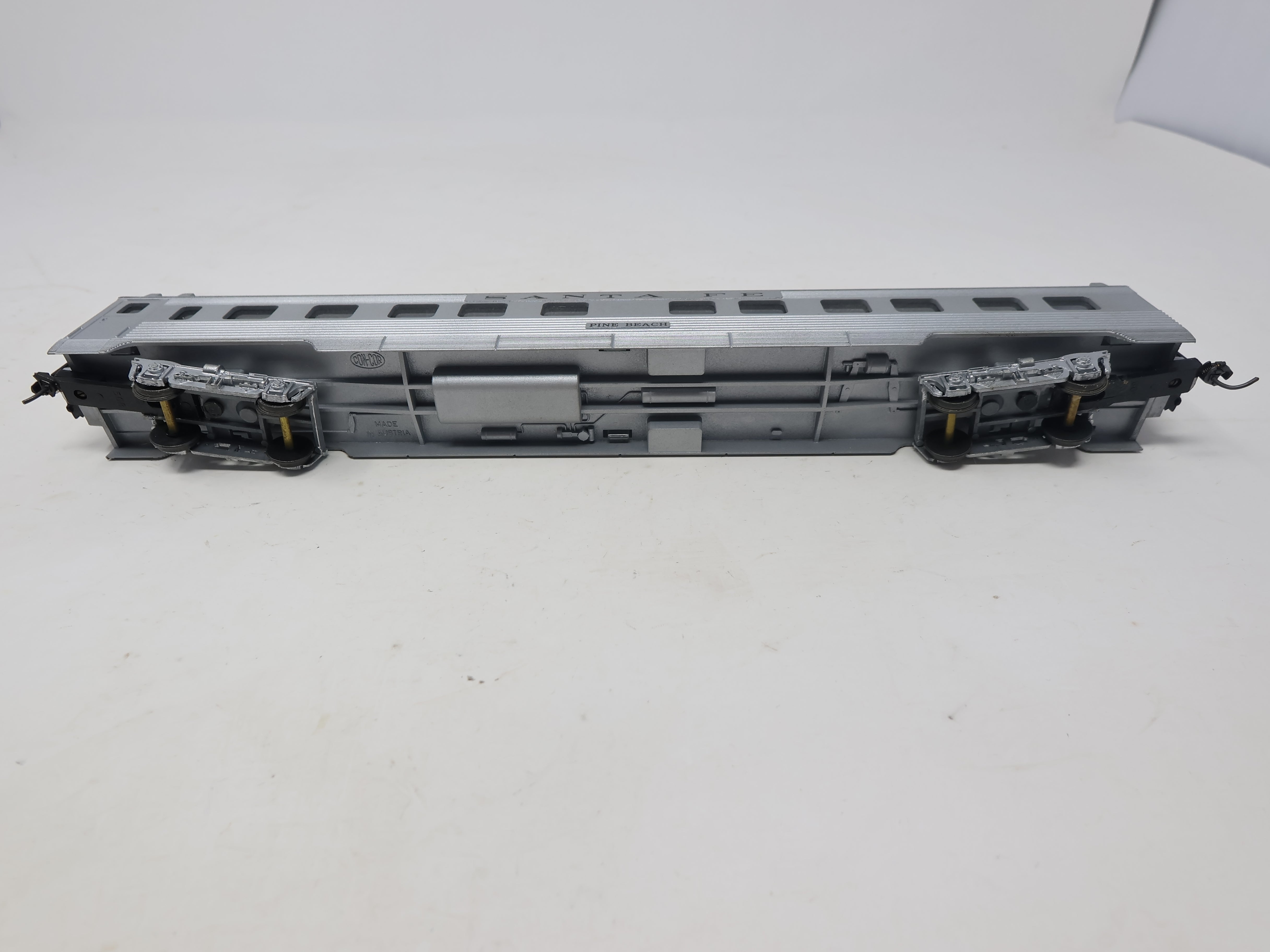 USED Con-Cor HO Scale, Passenger Car, Santa Fe , Pine Beach