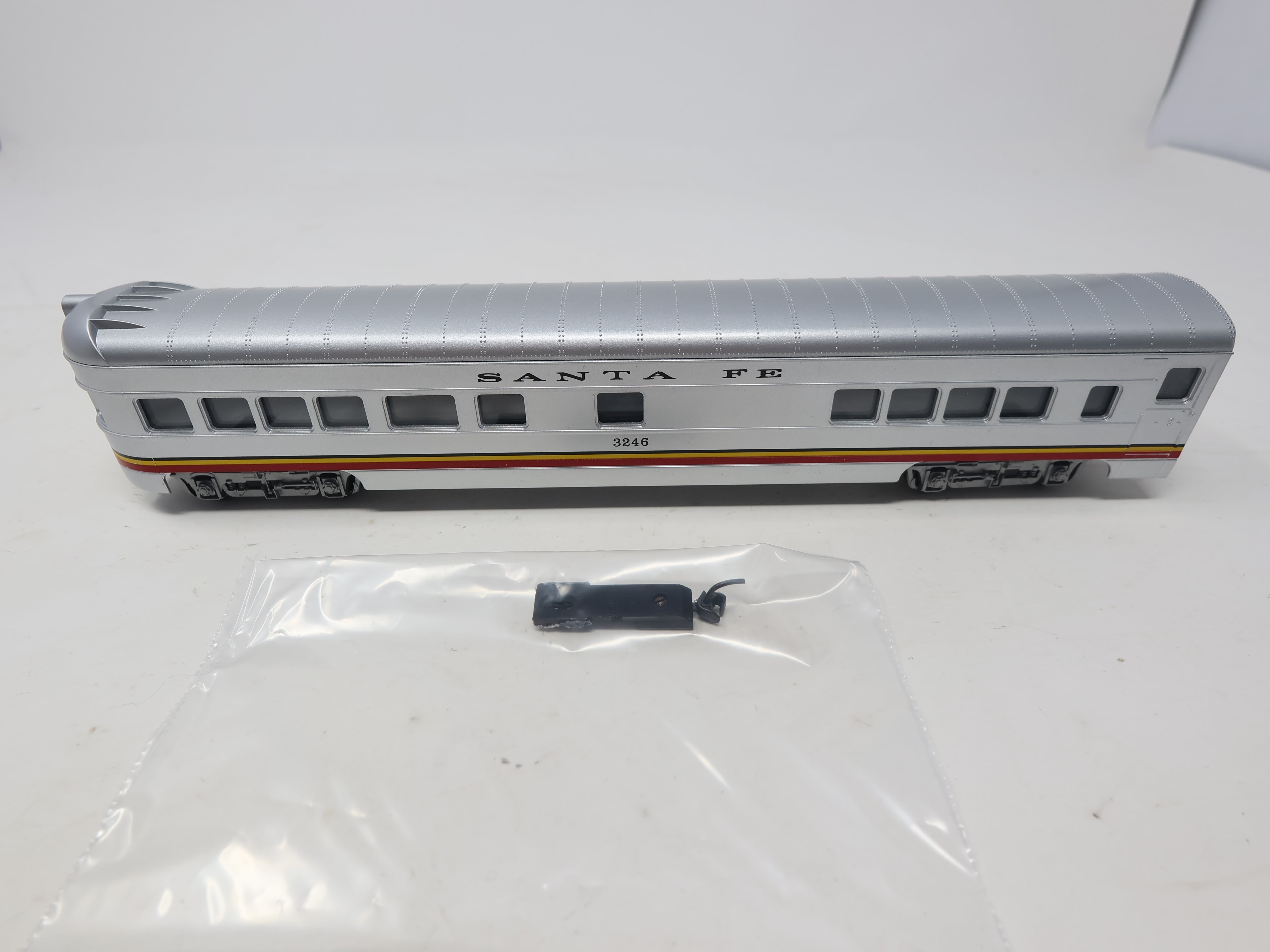 USED Con-Cor HO Scale, Passenger Car, Santa Fe #3246