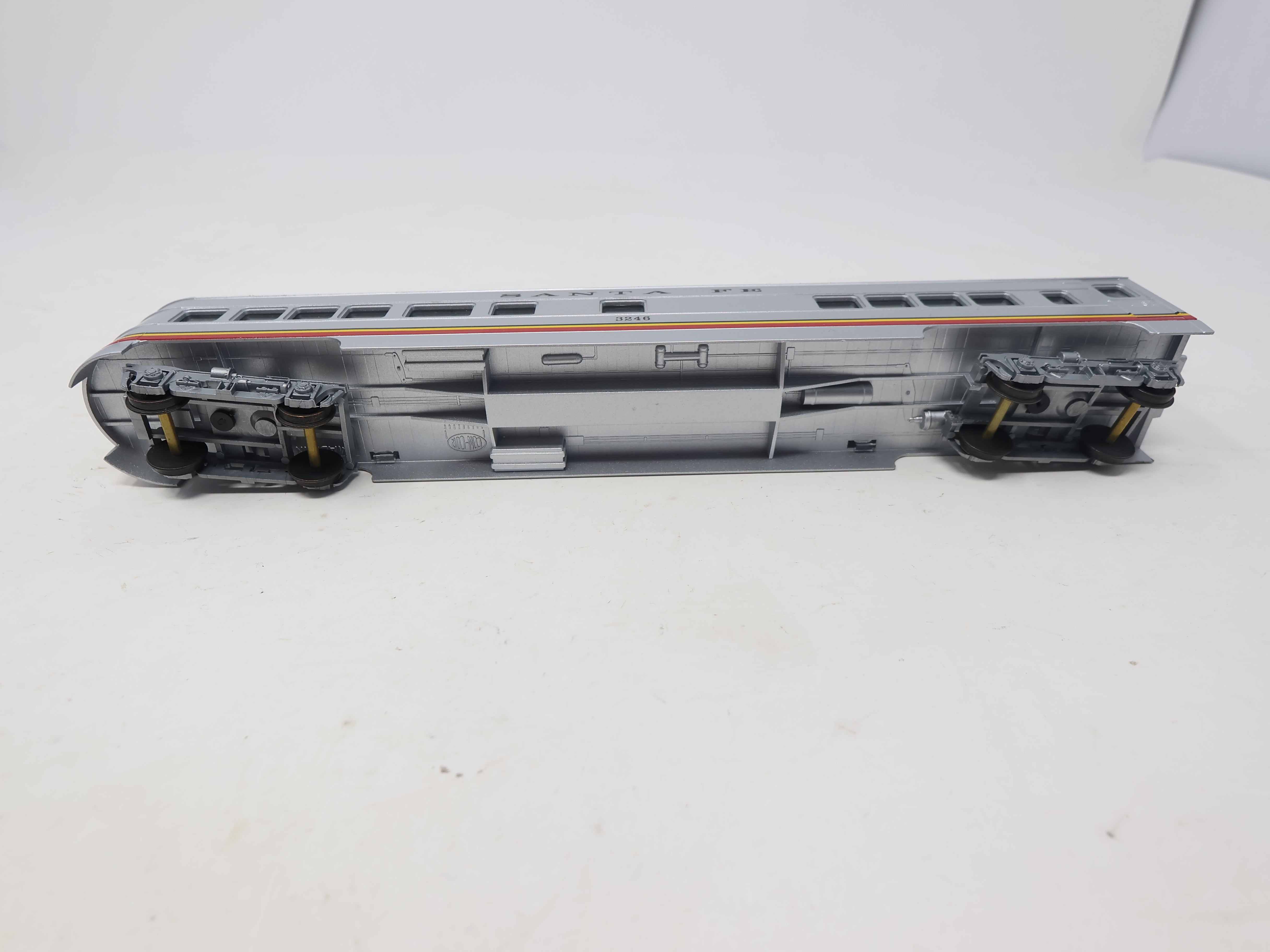 USED Con-Cor HO Scale, Passenger Car, Santa Fe #3246