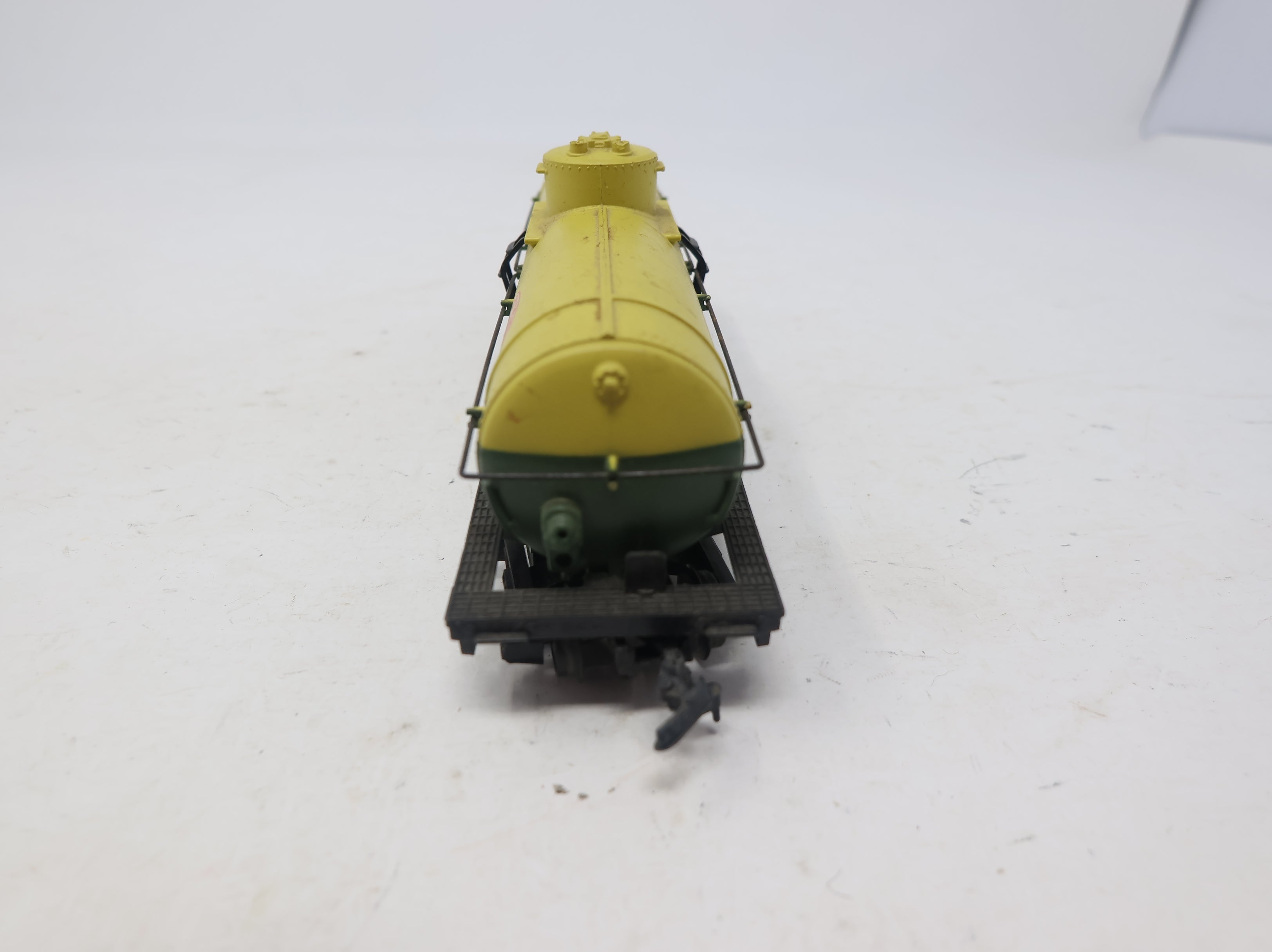 USED Tyco HO Scale Single Dome Tank Car Du Pont DUPX #6046