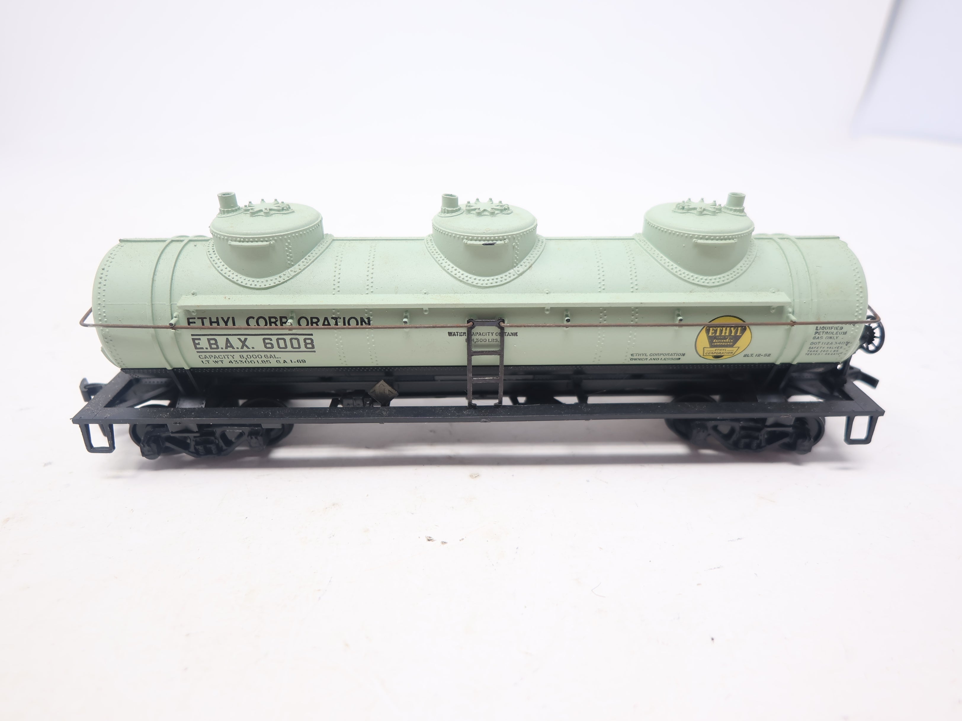 USED Athearn HO Scale Triple Dome Tank Car Ethyl Corporation EBAX #6008