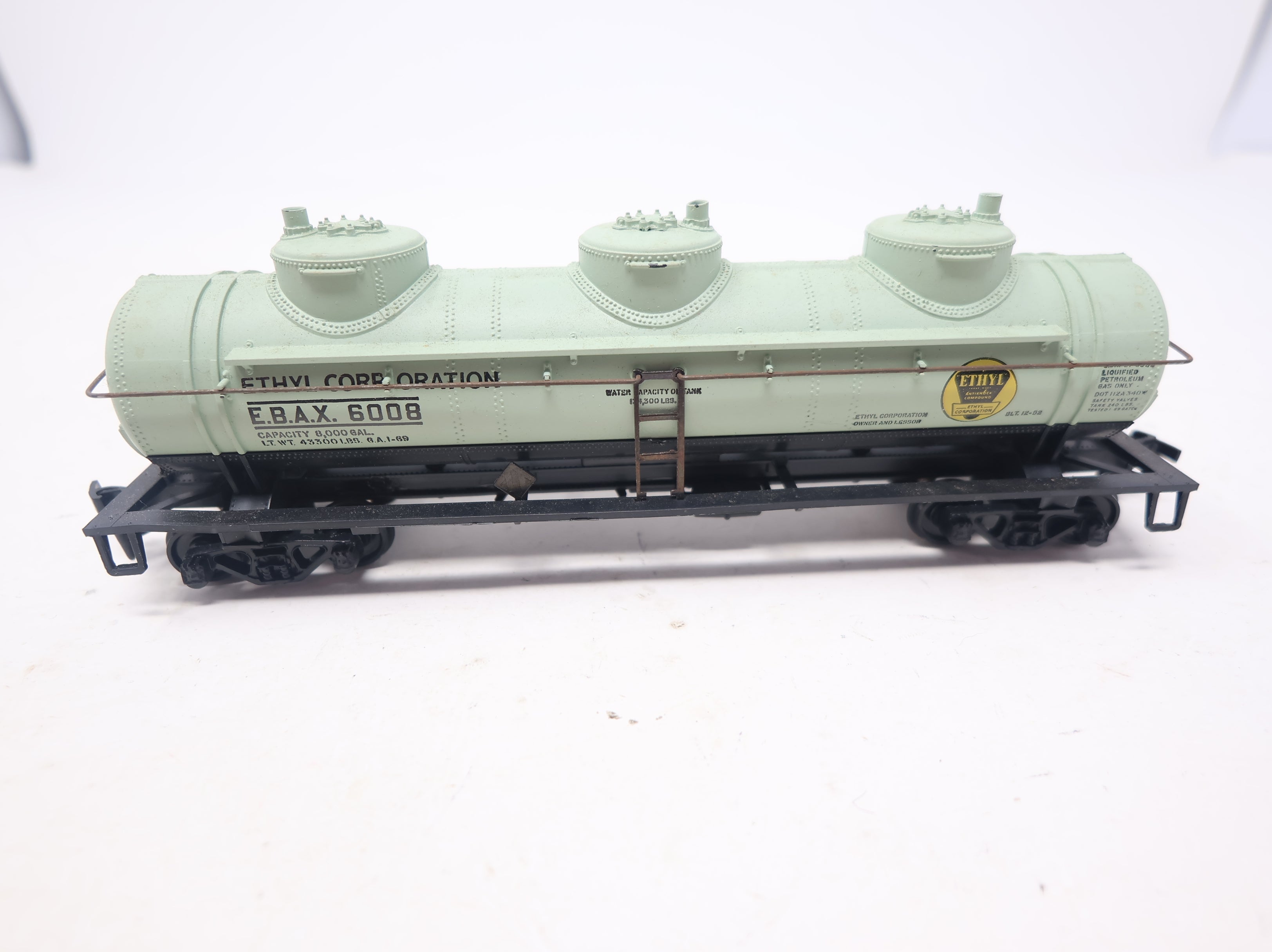 USED Athearn HO Scale Triple Dome Tank Car Ethyl Corporation EBAX #6008