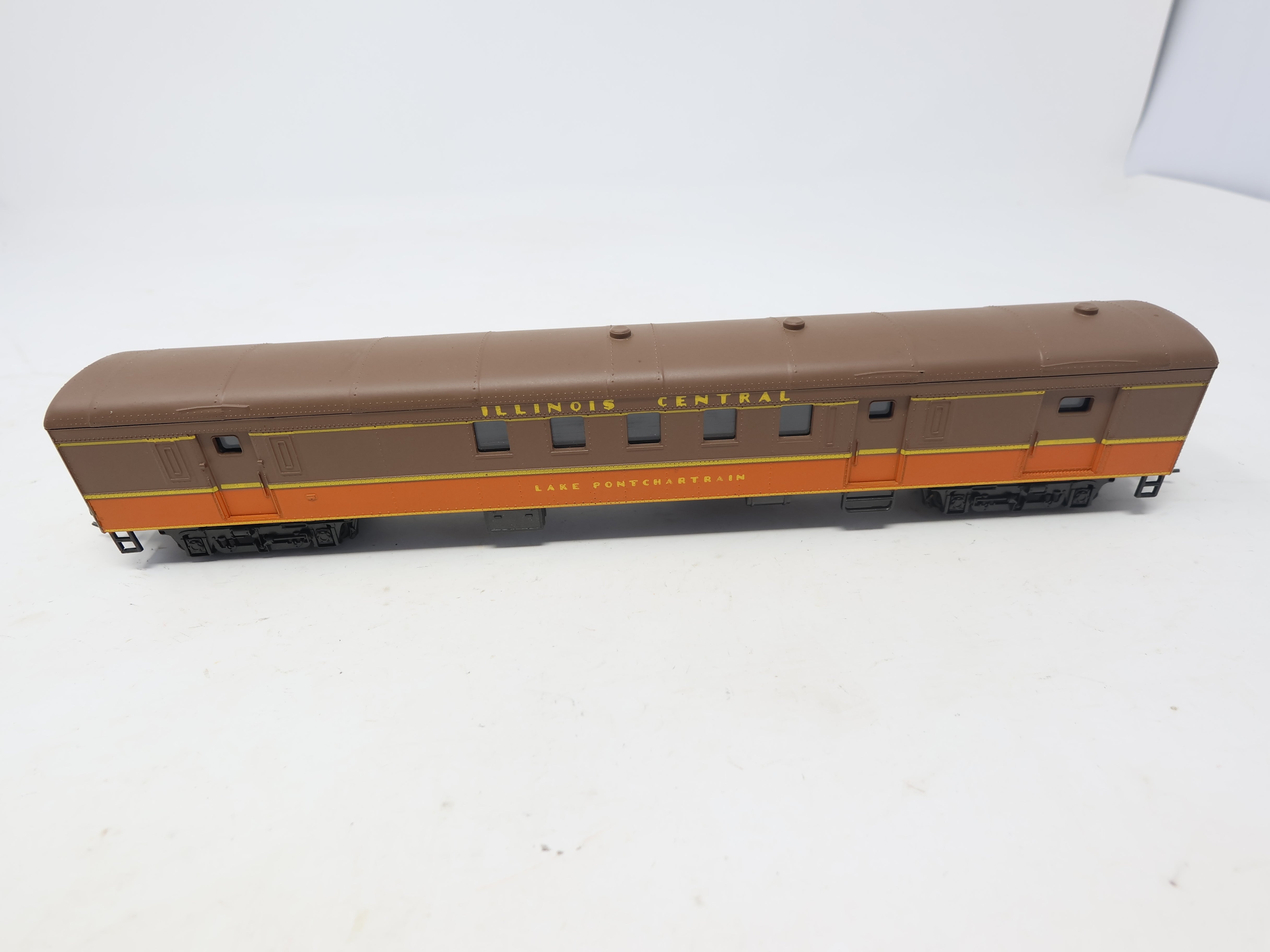 USED Rivarossi HO Scale, Passenger Car, Illinois Central , Lake Pontchartrain