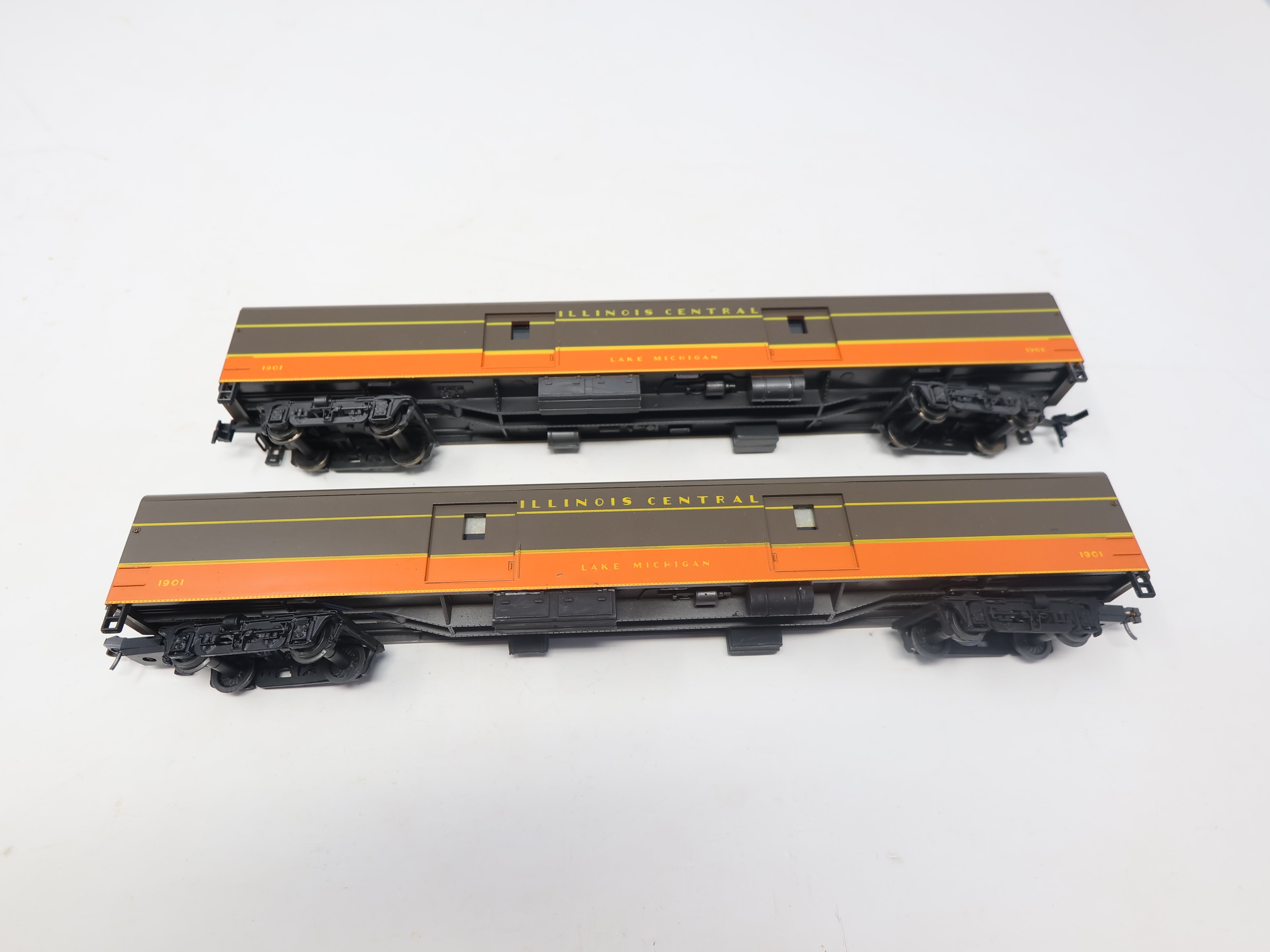 USED Rivarossi HO Scale, Lot of 2 Baggage Passenger Cars, Illinois Central , Lake Michigan