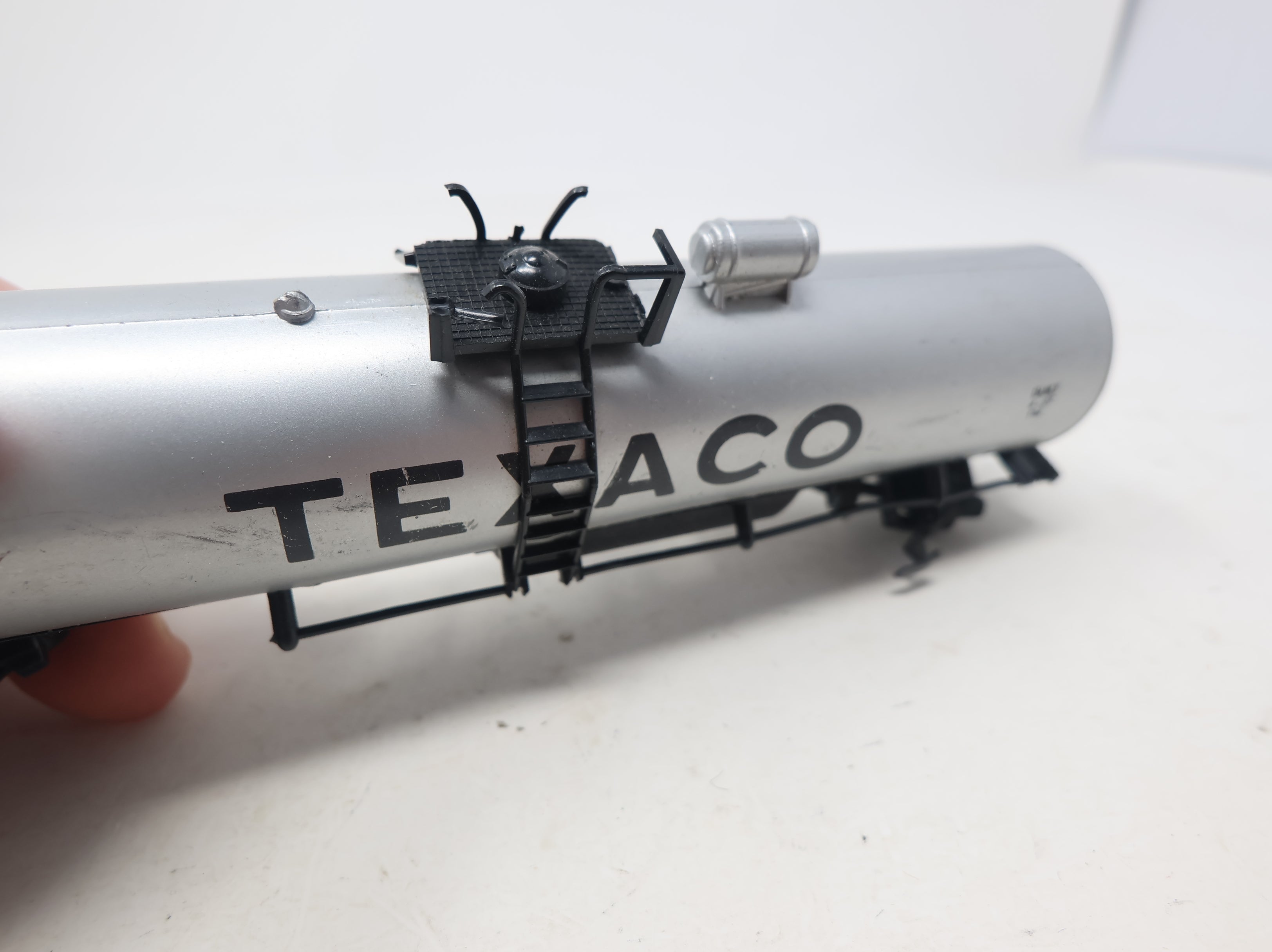 USED AHM HO Scale Tank Car Texaco TCX #6305 Damaged