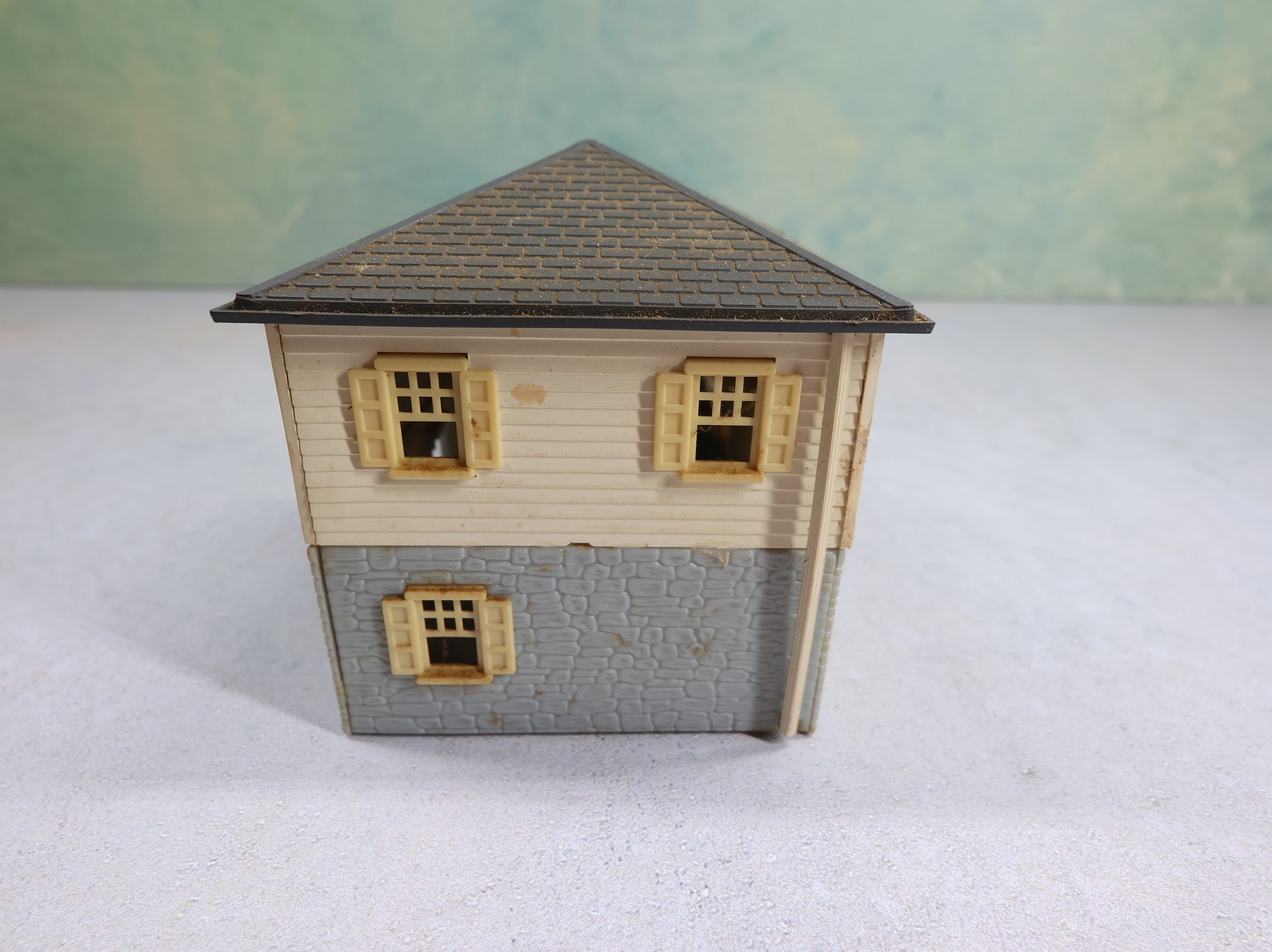 USED Bachmann Plasticville HO Scale Split Level House