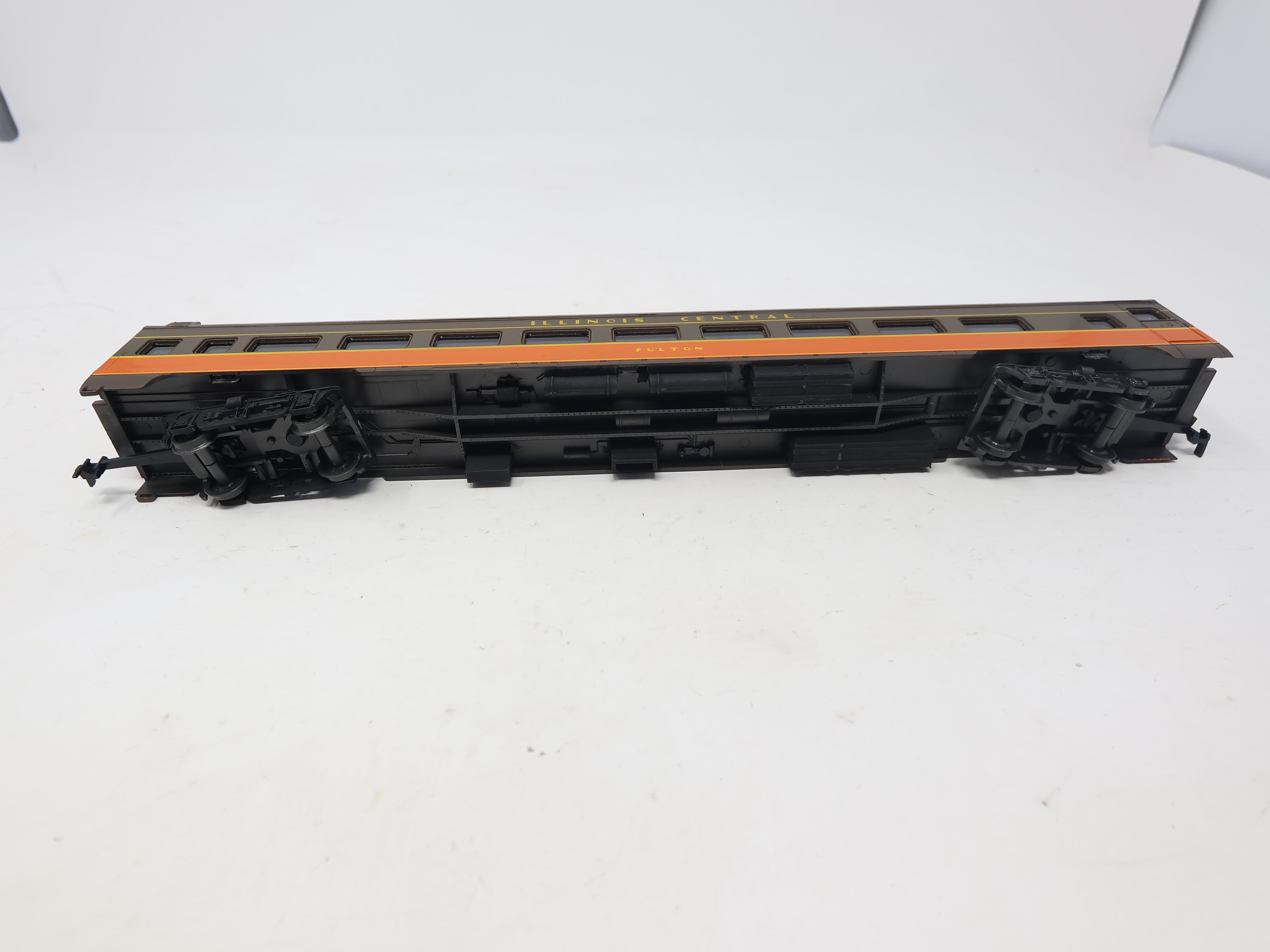 USED Rivarossi HO Scale, Passenger Car, Illinois Central , Fulton