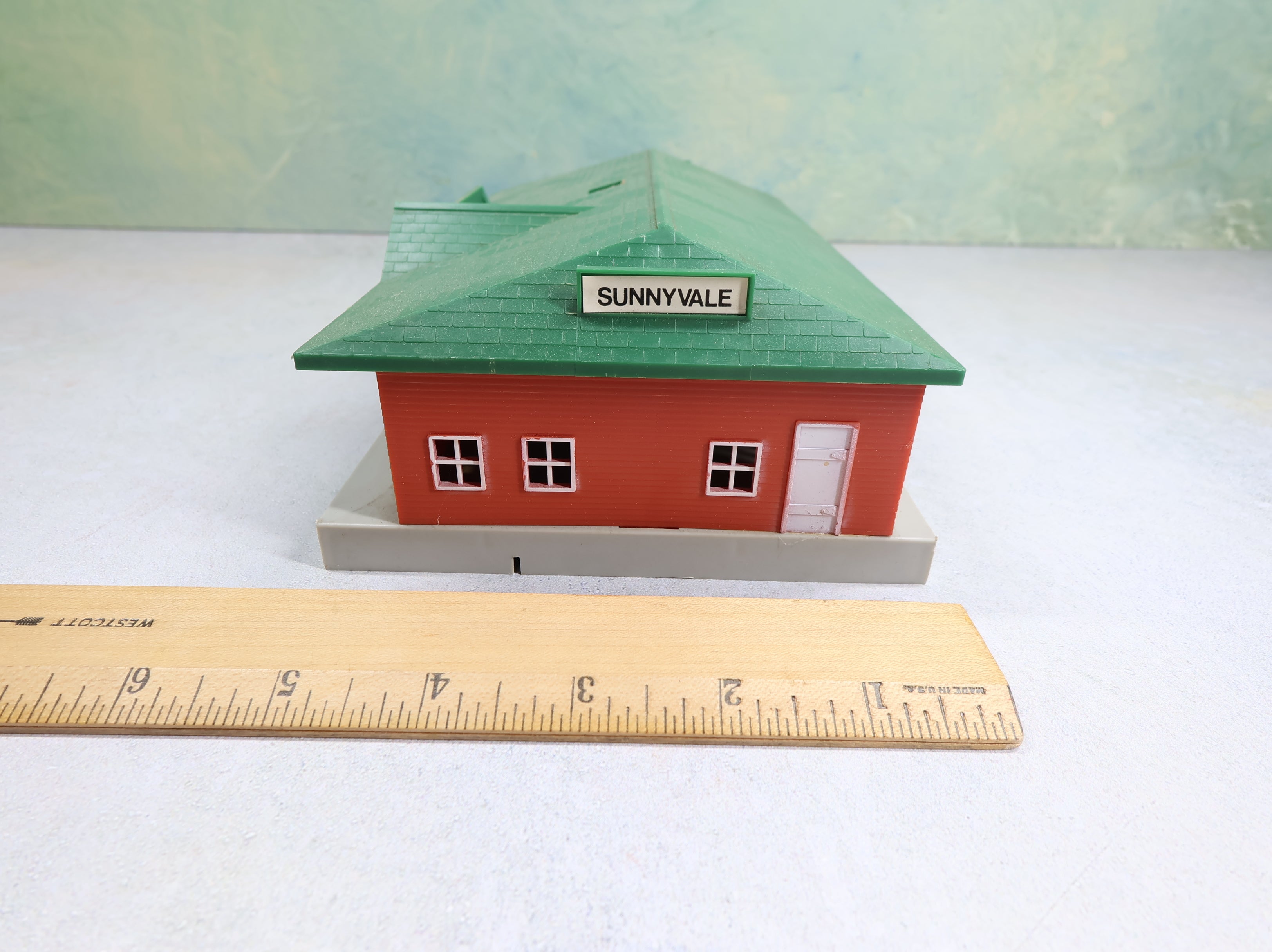 USED Bachmann HO Scale Sunnyvale Station