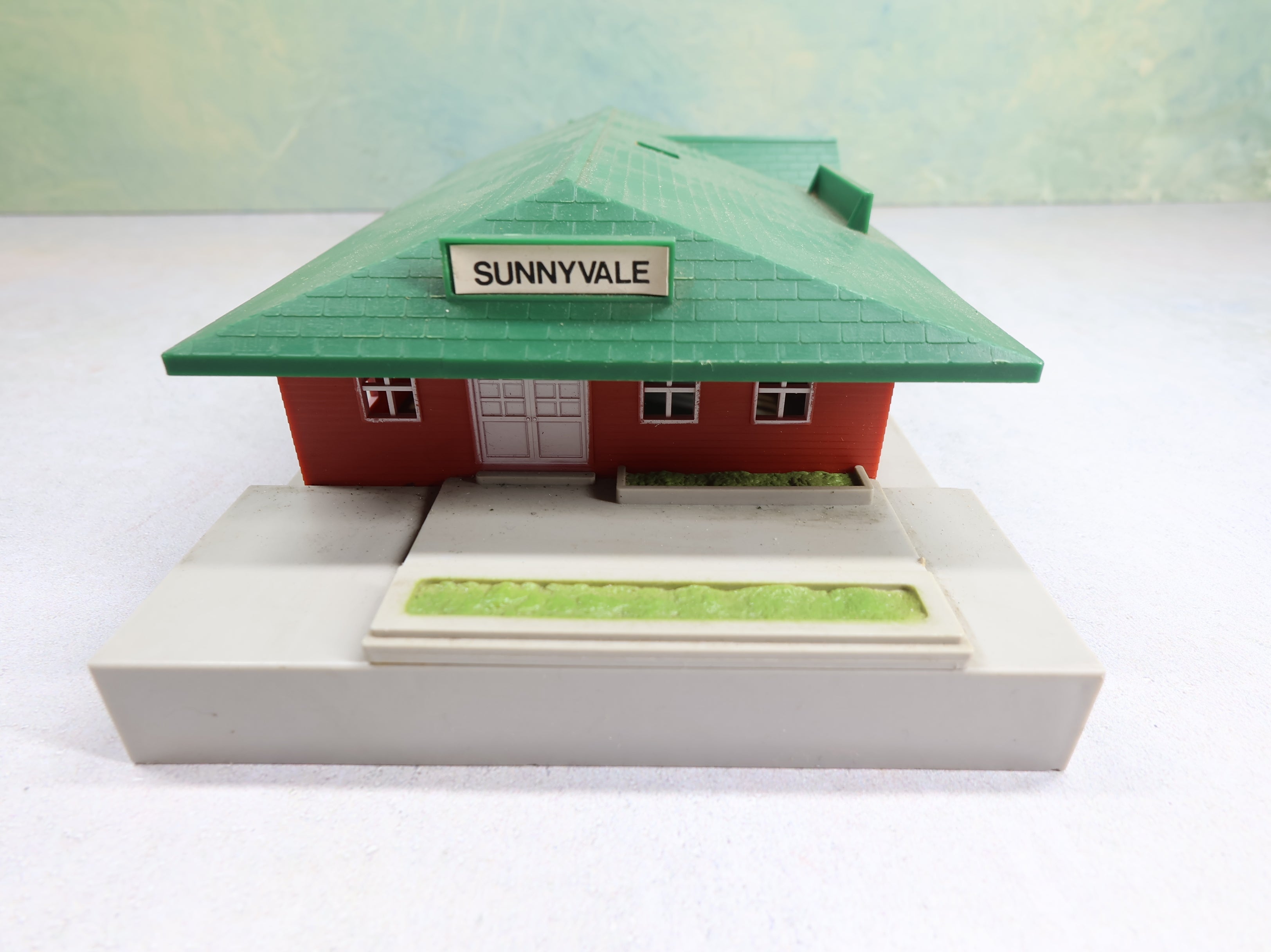 USED Bachmann HO Scale Sunnyvale Station