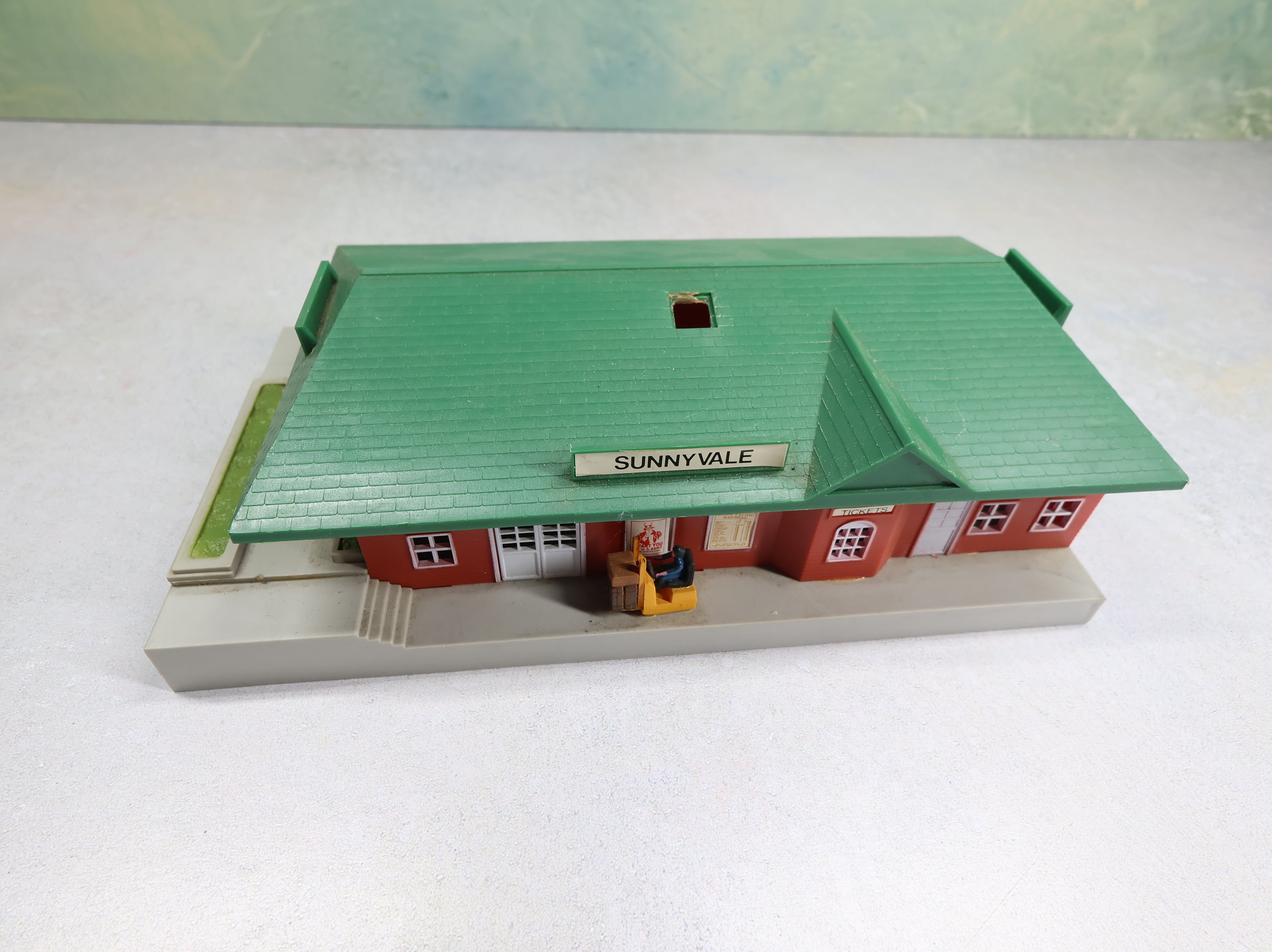 USED Bachmann HO Scale Sunnyvale Station