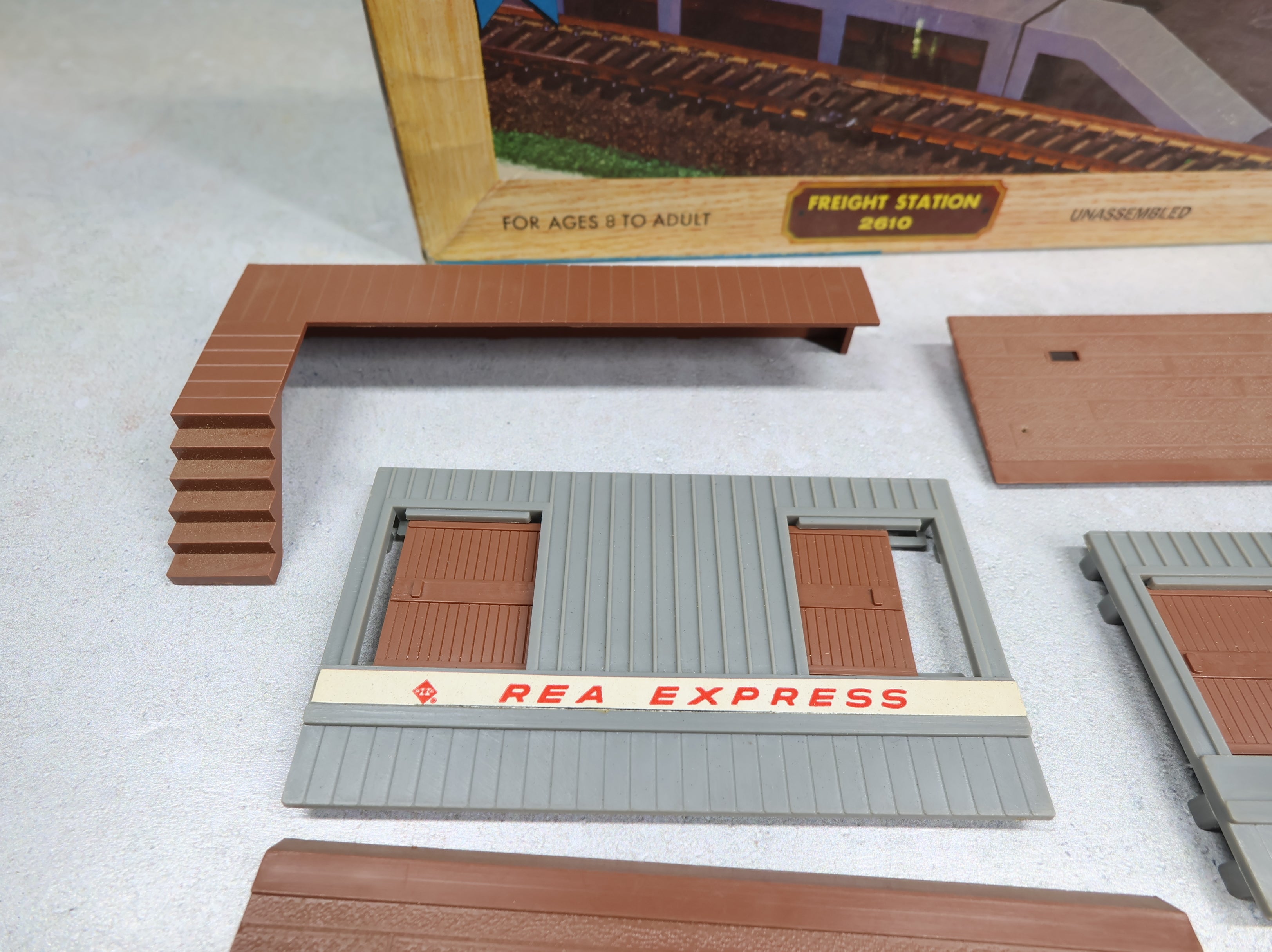 USED Bachmann Plasticville 2610 HO Scale Freight Station KIT