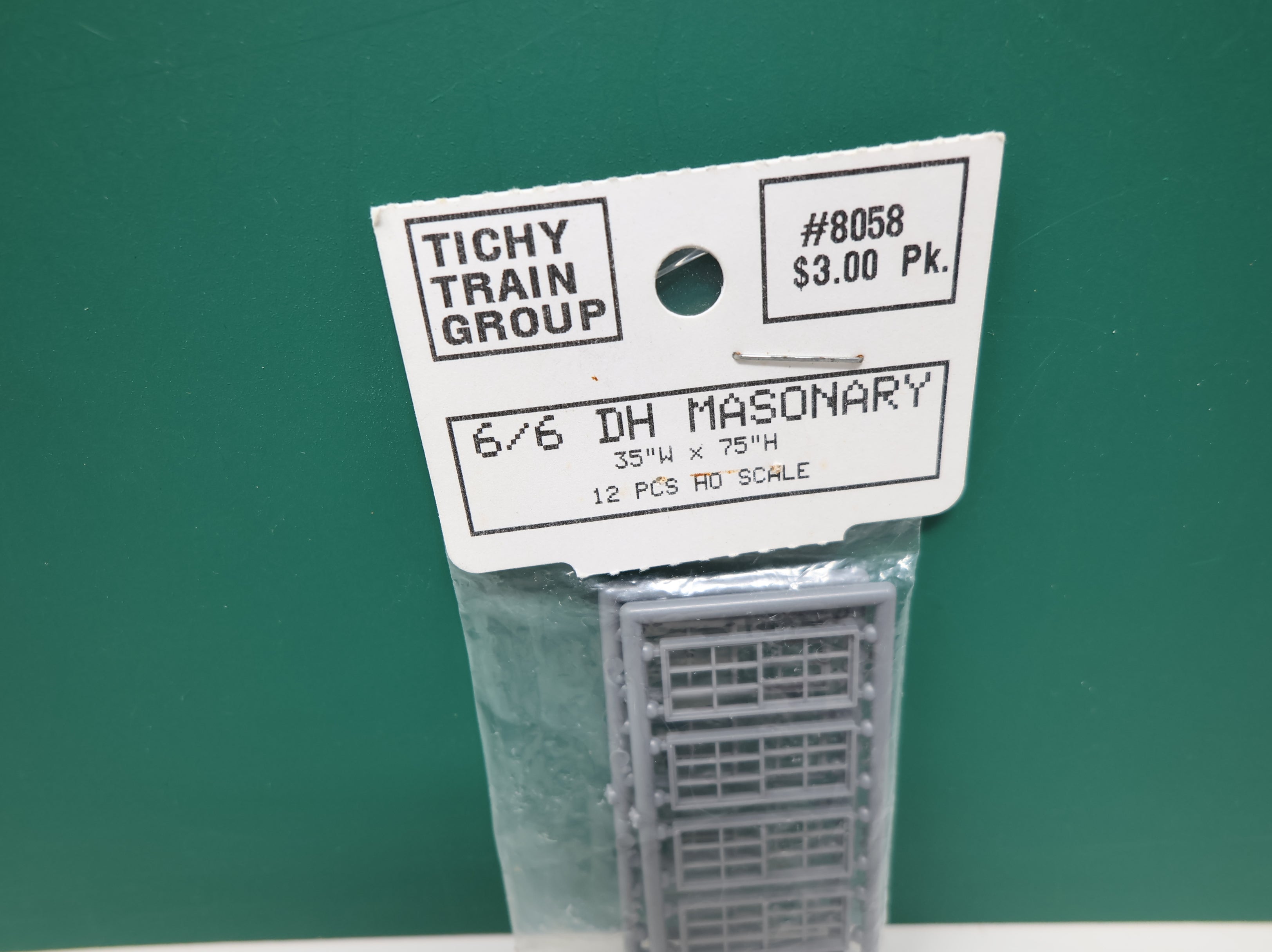 USED Tichy Train Group 8058 HO Scale 6/6 DH Masonary (35"W x 75"H) (8 pcs)