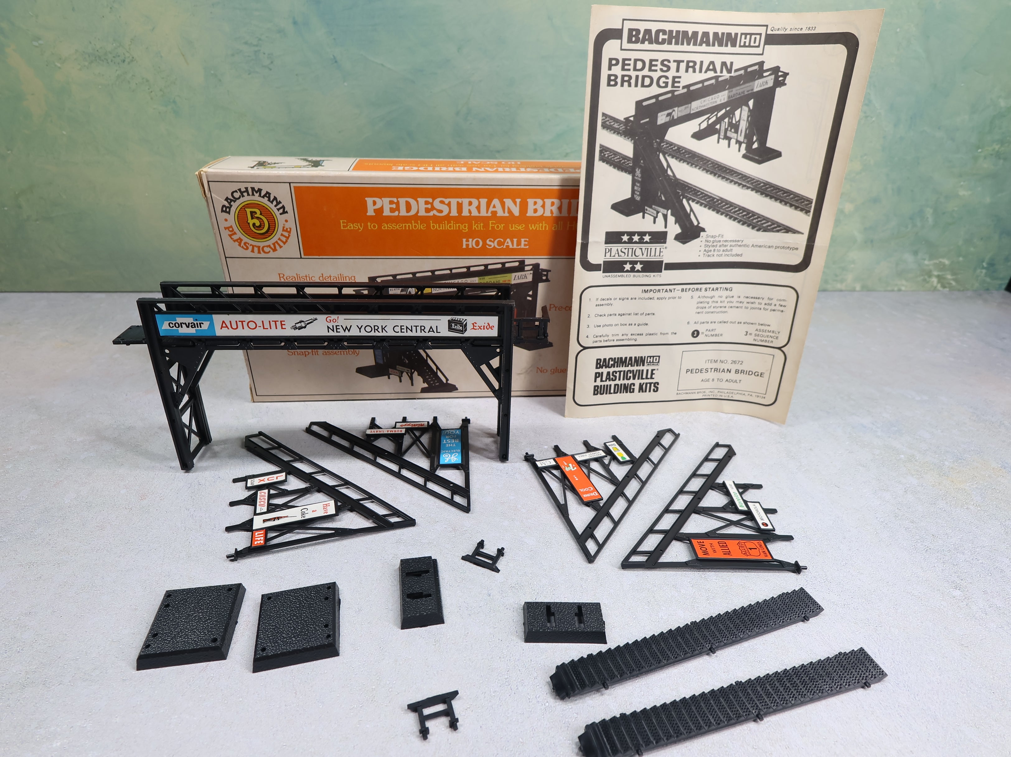 USED Bachmann Plasticville 2672 HO Scale Pedestiran Bridge KIT