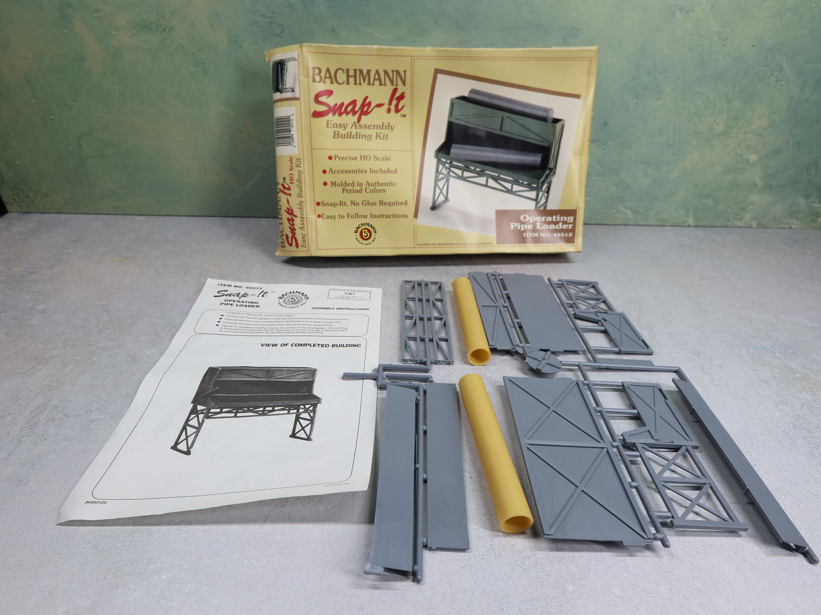 USED Bachmann 45512 HO Scale Snap-It Operating Pipe Loader KIT