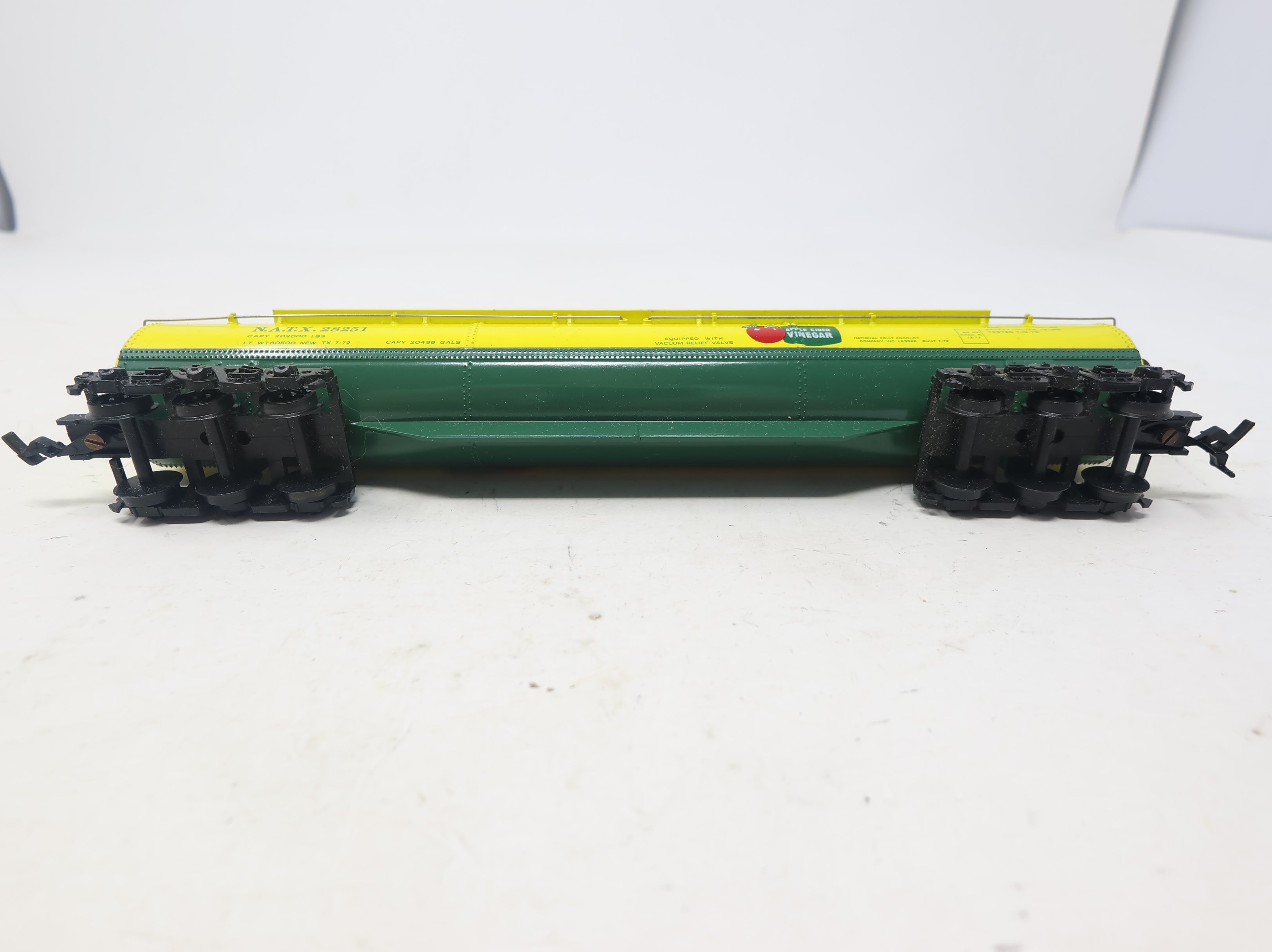 USED Bachmann HO Scale Large Triple Dome Tank Car White House Vinegar NATX #28251