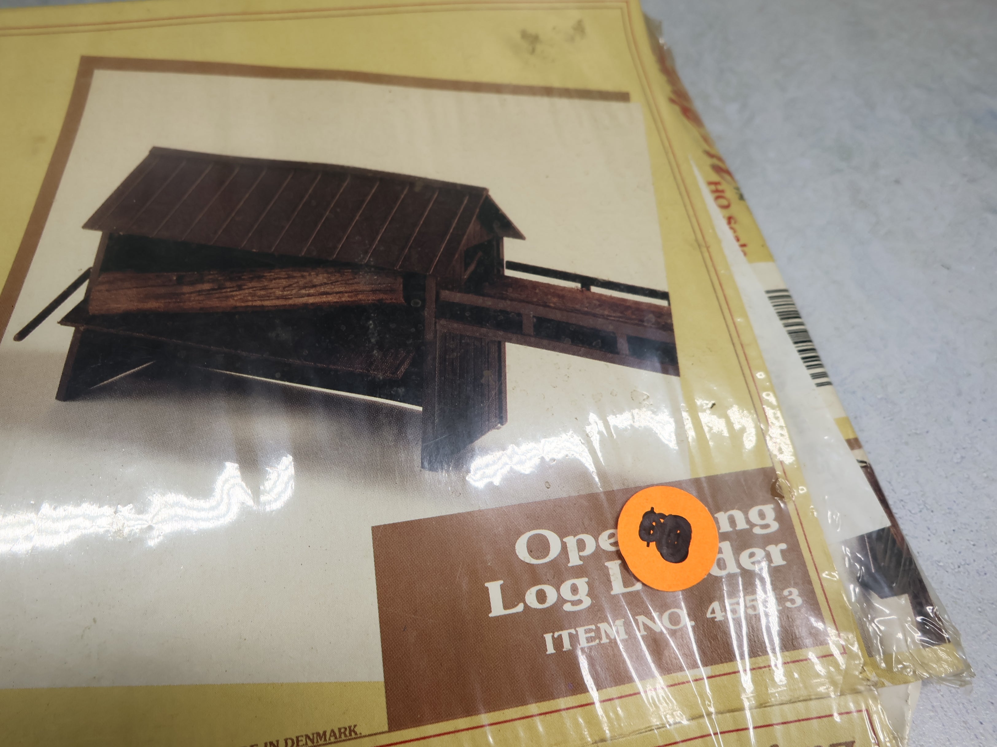 USED Bachmann 45513 HO Scale Snap-It Operating Log Loader KIT