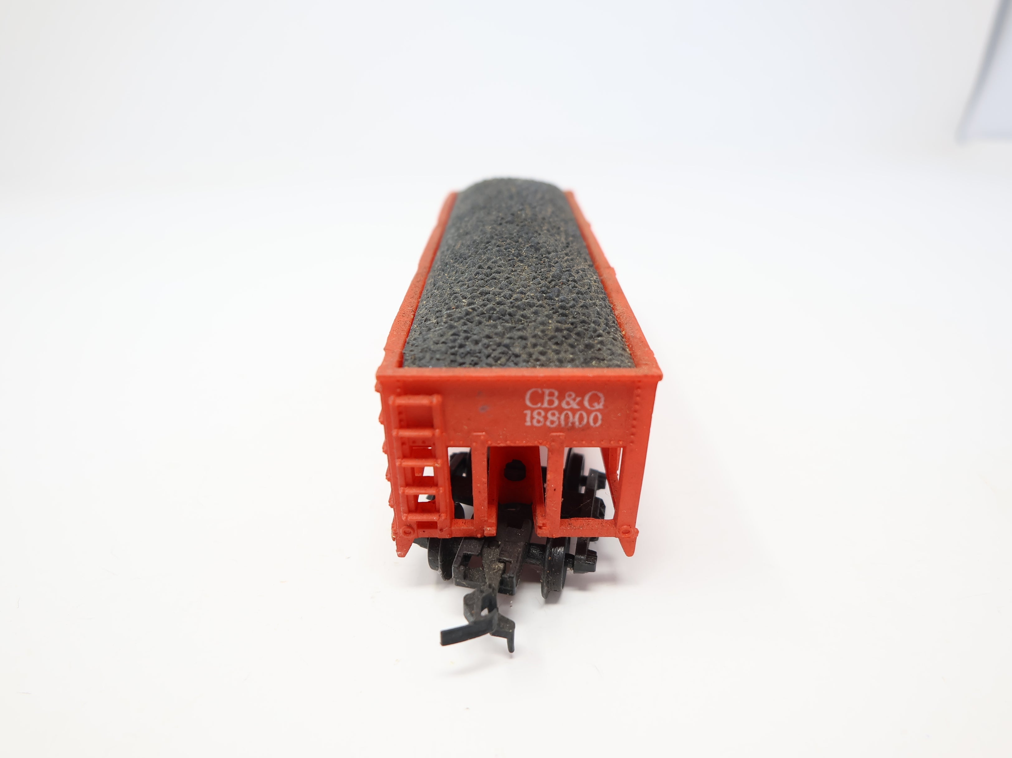 USED HO Scale 2 Bay Hopper Burlington CB&Q #188000 w/ Coal Load