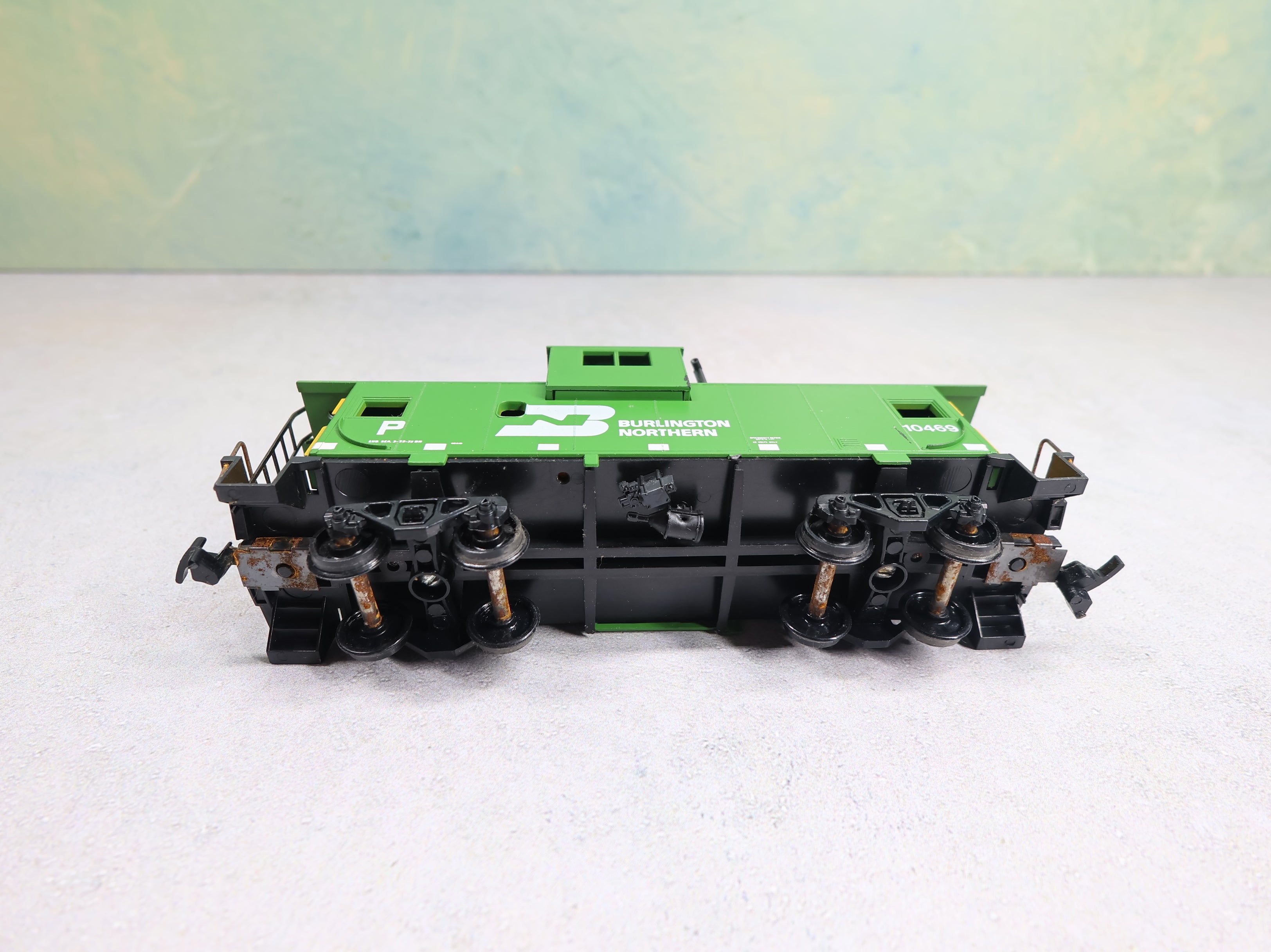 USED Athearn HO Scale Caboose Burlington Northern #10469