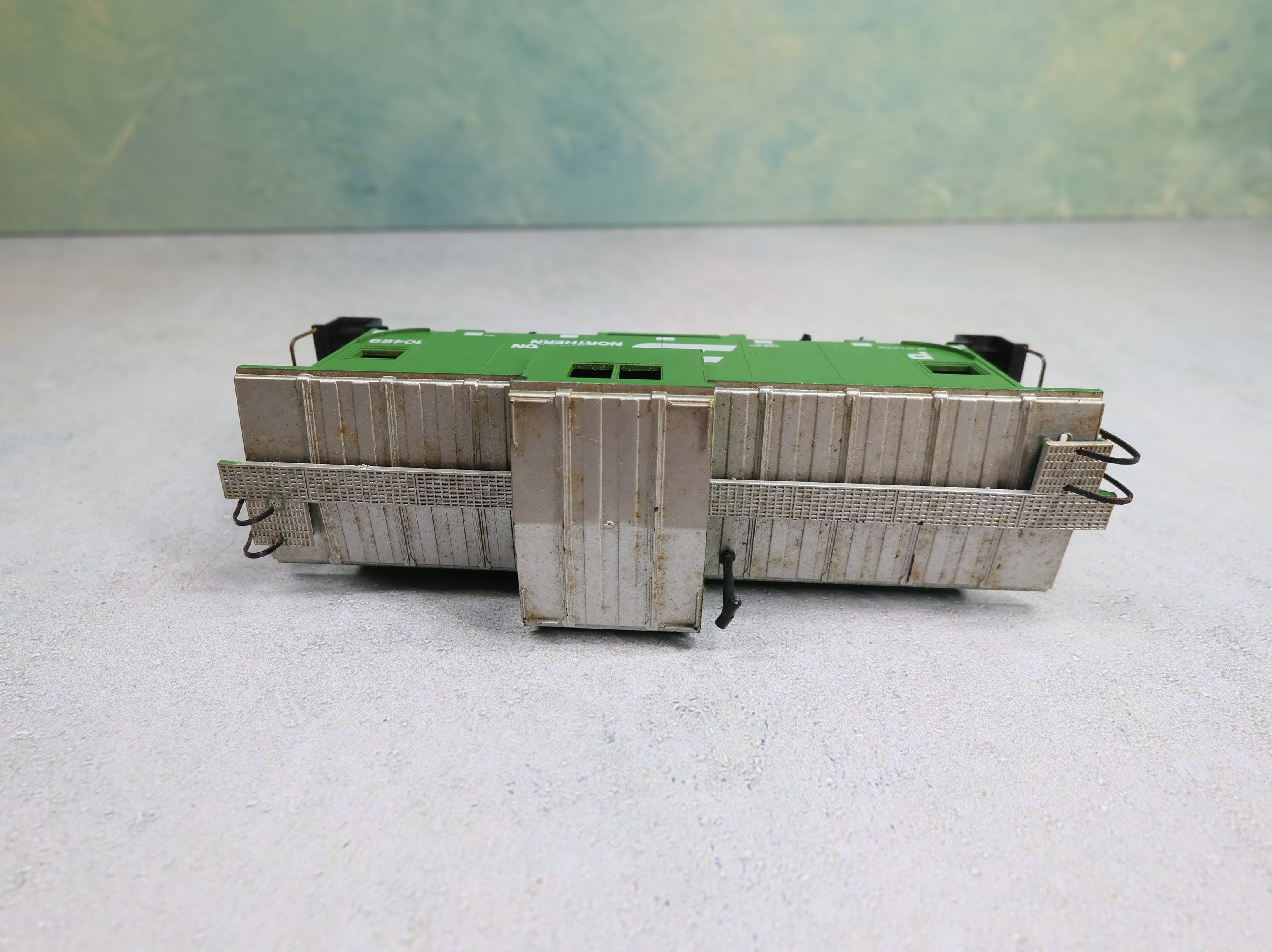 USED Athearn HO Scale Caboose Burlington Northern #10469