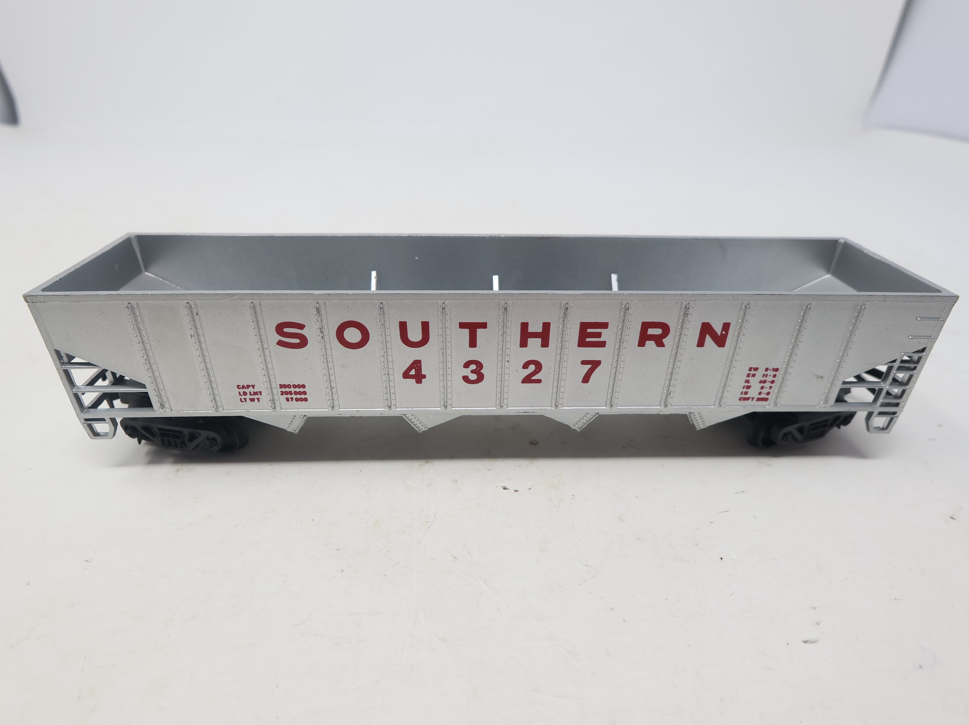 USED HO Scale 4 Bay Hopper Southern #4327